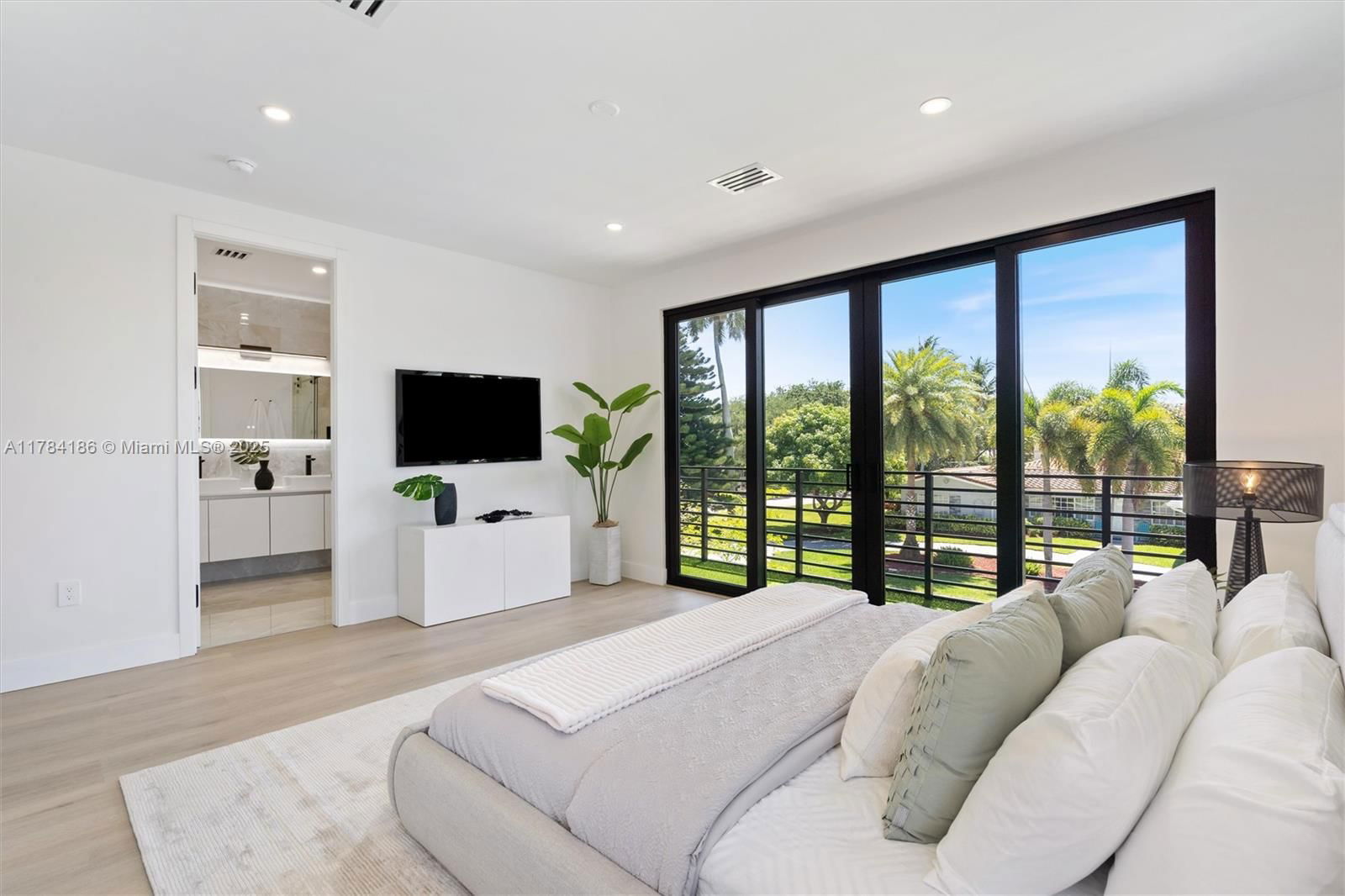 Real estate property located at 2431 18th St, Broward, Livermore Estates, Fort Lauderdale, FL