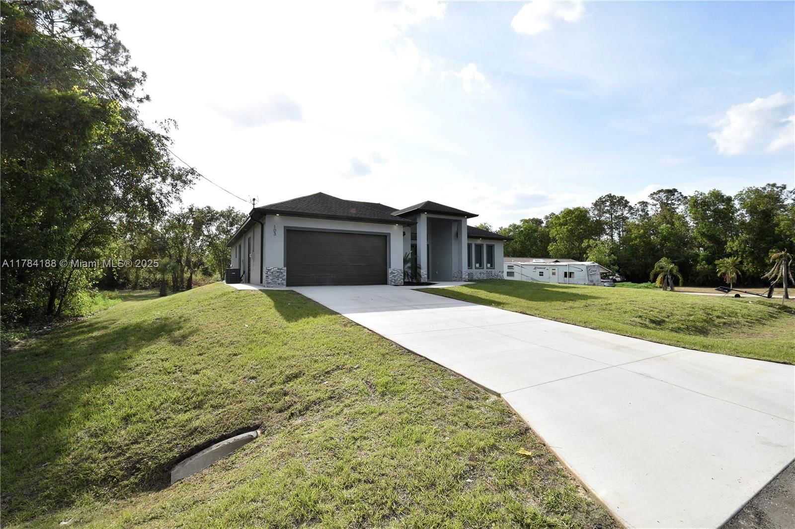 Real estate property located at 103 Scott Ave, Lee, Lehigh Acres, Lehigh Acres, FL