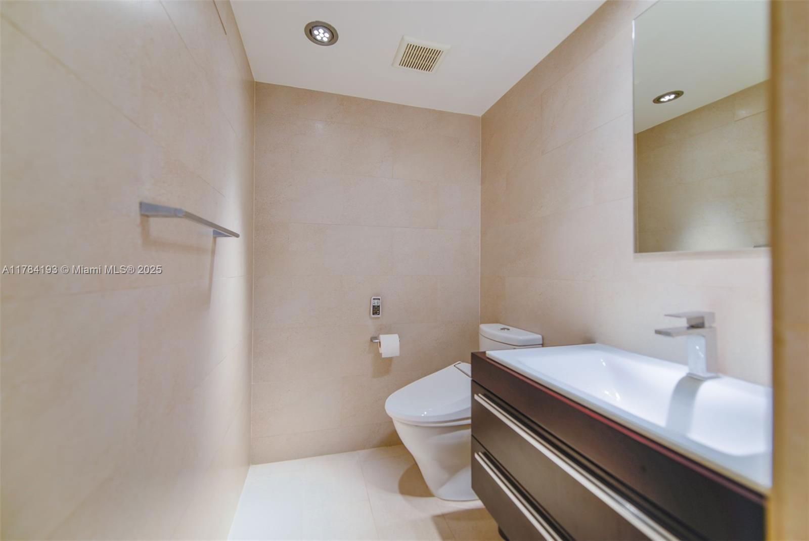 Real estate property located at 3625 Country Club Dr #707, Miami-dade, Aventura Eldorado Condo, Aventura, FL