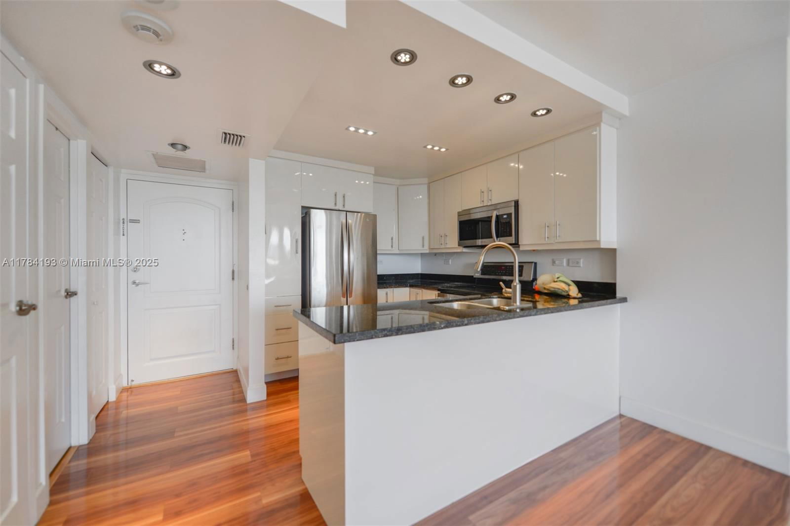 Real estate property located at 3625 Country Club Dr #707, Miami-dade, Aventura Eldorado Condo, Aventura, FL