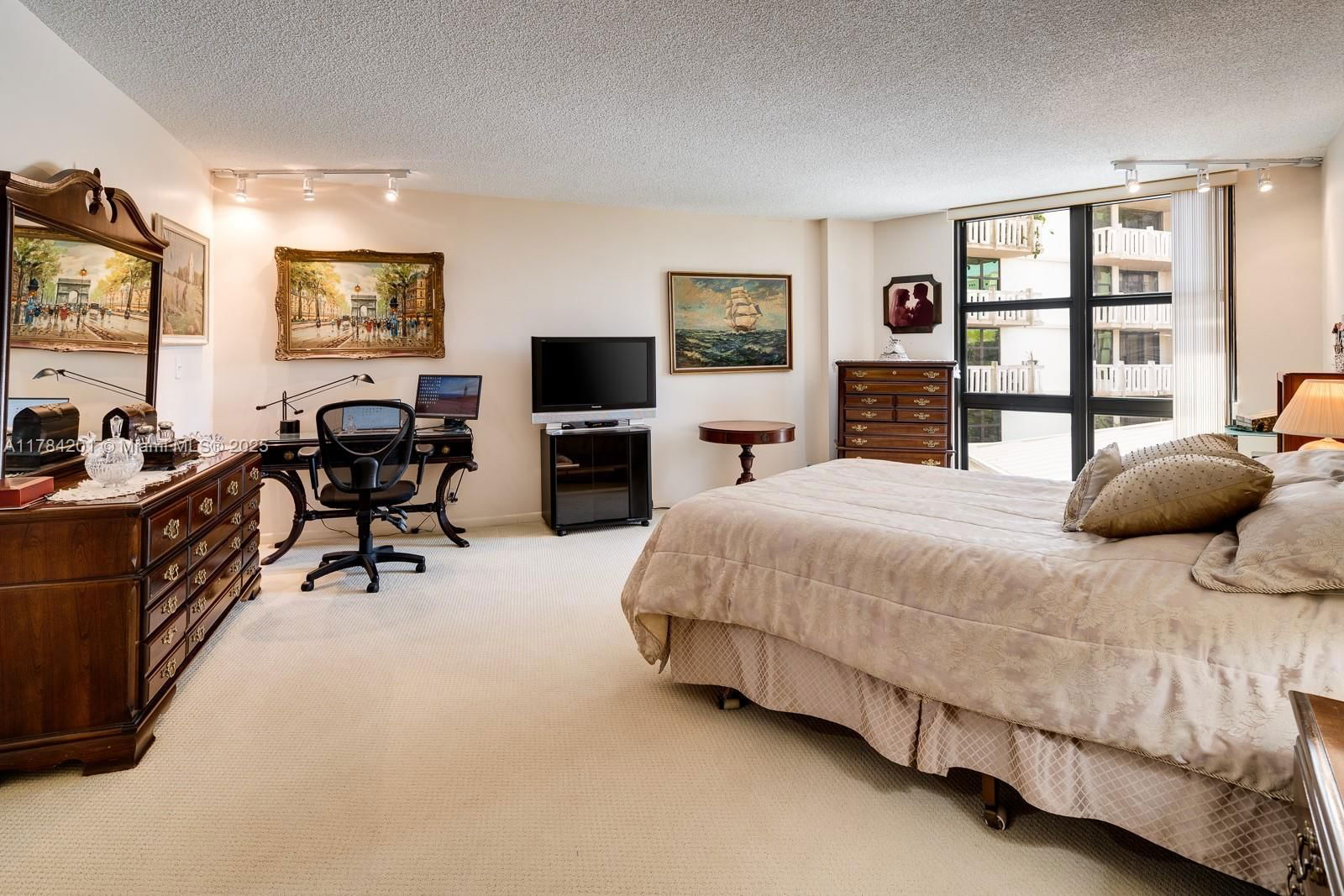 Real estate property located at 1121 Crandon Blvd F206, Miami-dade, Towers Of Key Biscayne Co, Key Biscayne, FL