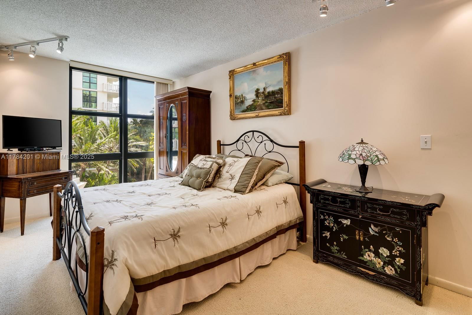 Real estate property located at 1121 Crandon Blvd F206, Miami-dade, Towers Of Key Biscayne Co, Key Biscayne, FL