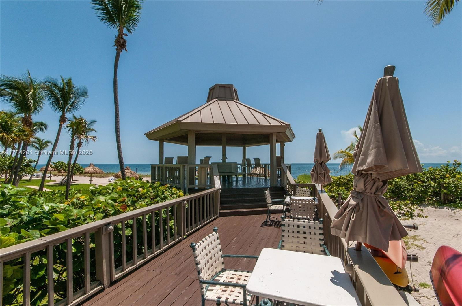 Real estate property located at 1121 Crandon Blvd F206, Miami-dade, Towers Of Key Biscayne Co, Key Biscayne, FL