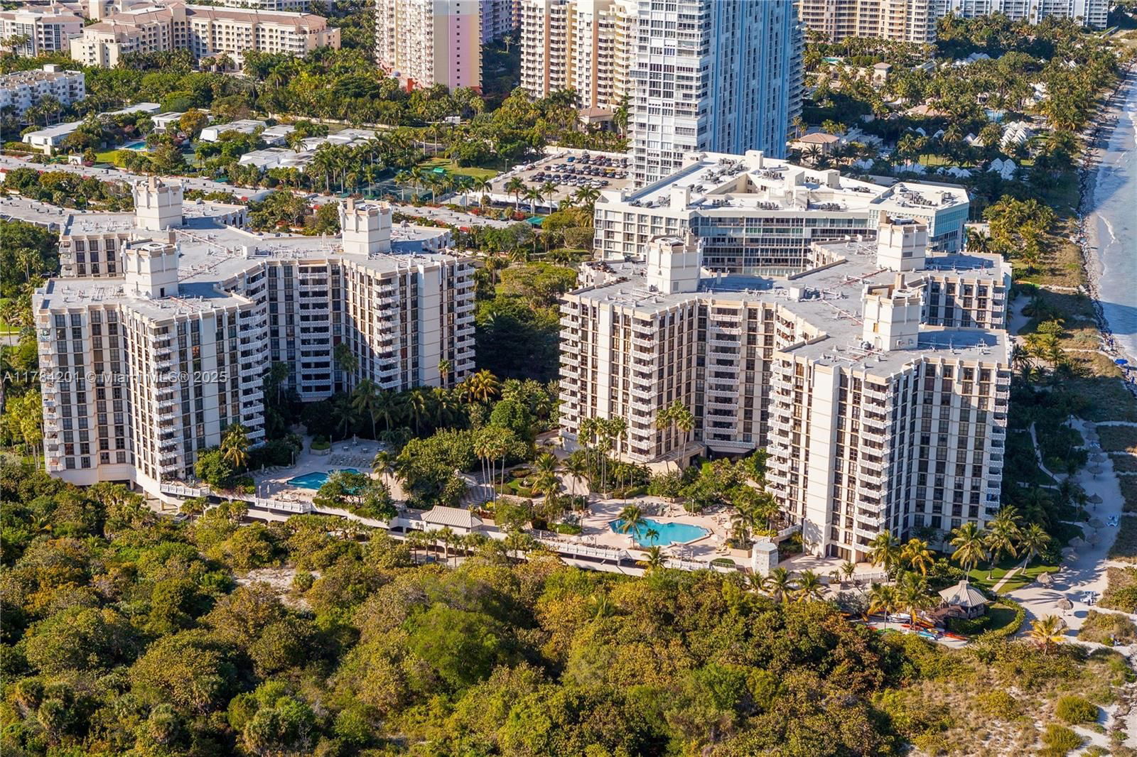 Real estate property located at 1121 Crandon Blvd F206, Miami-dade, Towers Of Key Biscayne Co, Key Biscayne, FL