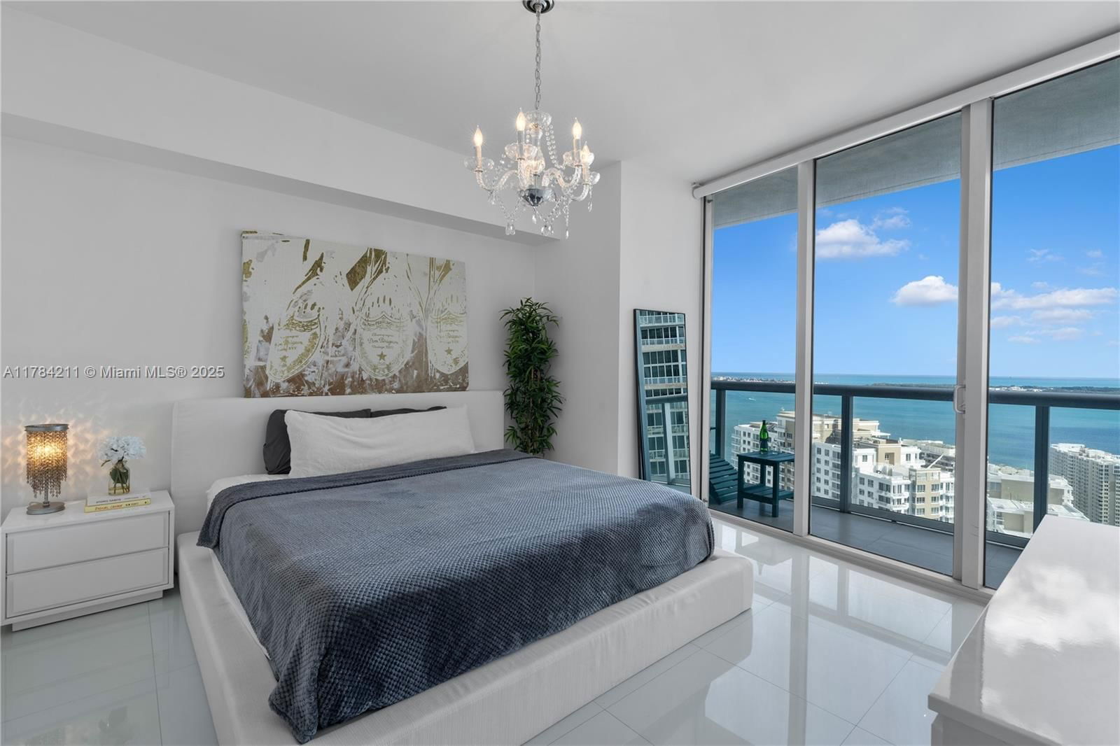 Real estate property located at 475 Brickell Ave #3907, Miami-dade, Icon Brickell, Miami, FL