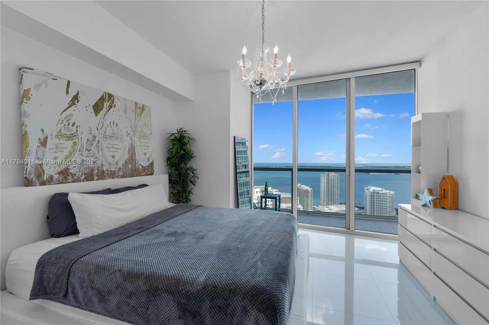 Real estate property located at 475 Brickell Ave #3907, Miami-dade, Icon Brickell, Miami, FL