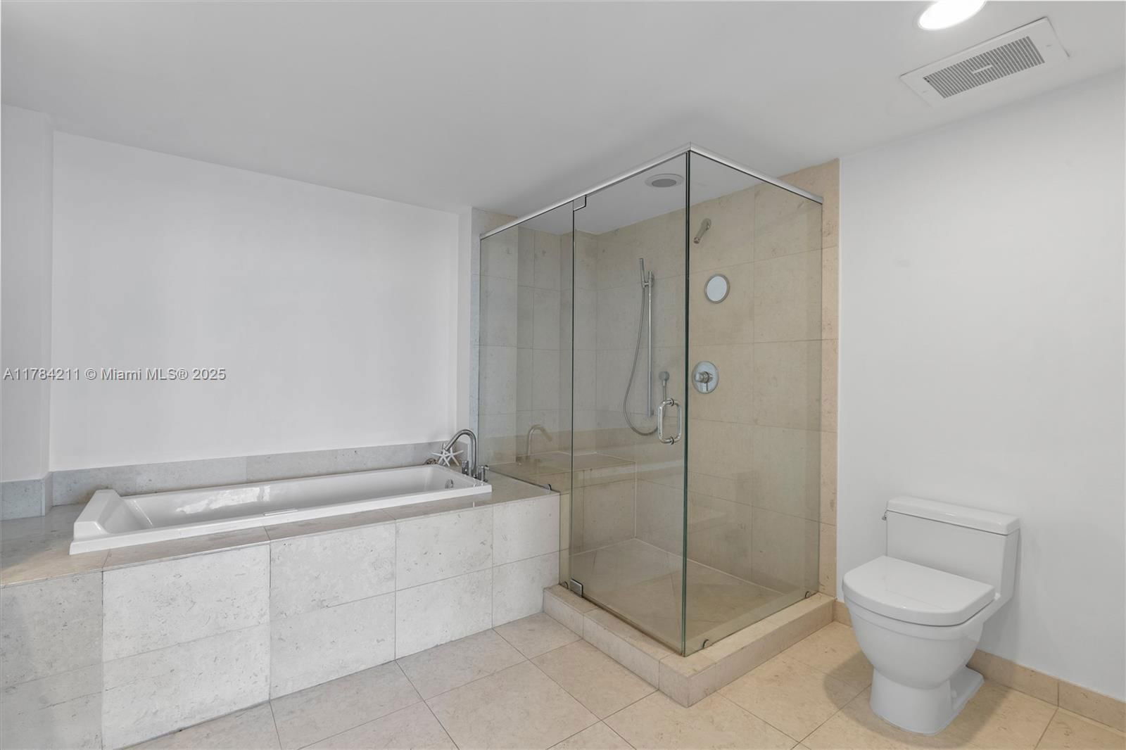 Real estate property located at 475 Brickell Ave #3907, Miami-dade, Icon Brickell, Miami, FL