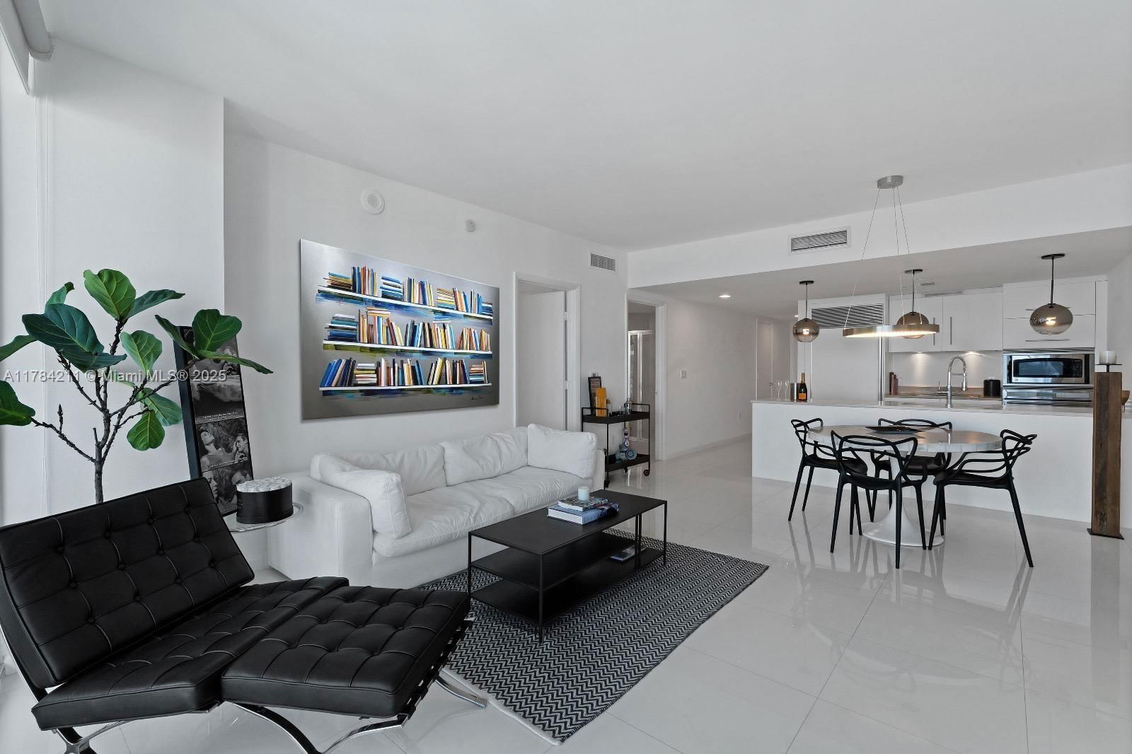 Real estate property located at 475 Brickell Ave #3907, Miami-dade, Icon Brickell, Miami, FL