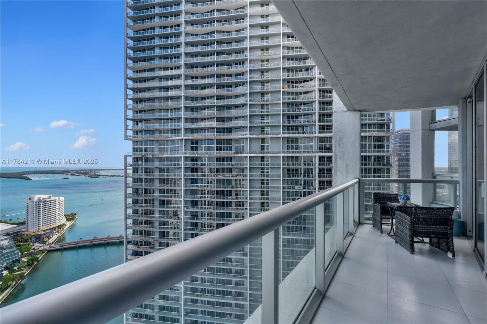 Real estate property located at 475 Brickell Ave #3907, Miami-dade, Icon Brickell, Miami, FL