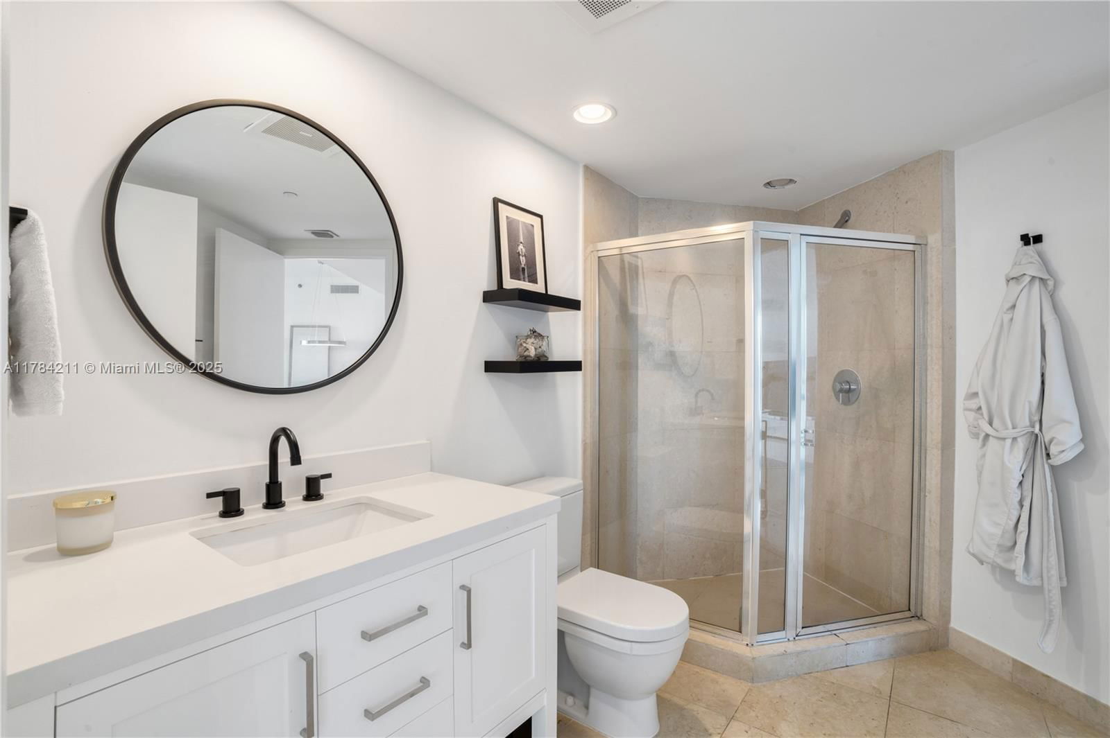 Real estate property located at 475 Brickell Ave #3907, Miami-dade, Icon Brickell, Miami, FL