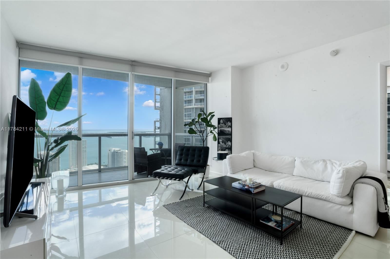 Real estate property located at 475 Brickell Ave #3907, Miami-dade, Icon Brickell, Miami, FL