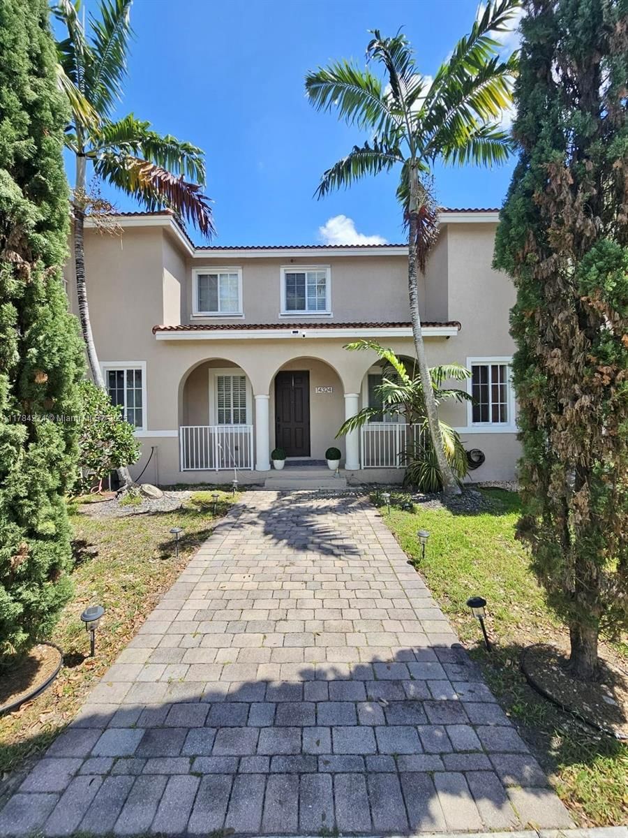 Real estate property located at 14324 274th Way, Miami-dade, Mandarin Lakes, Homestead, FL