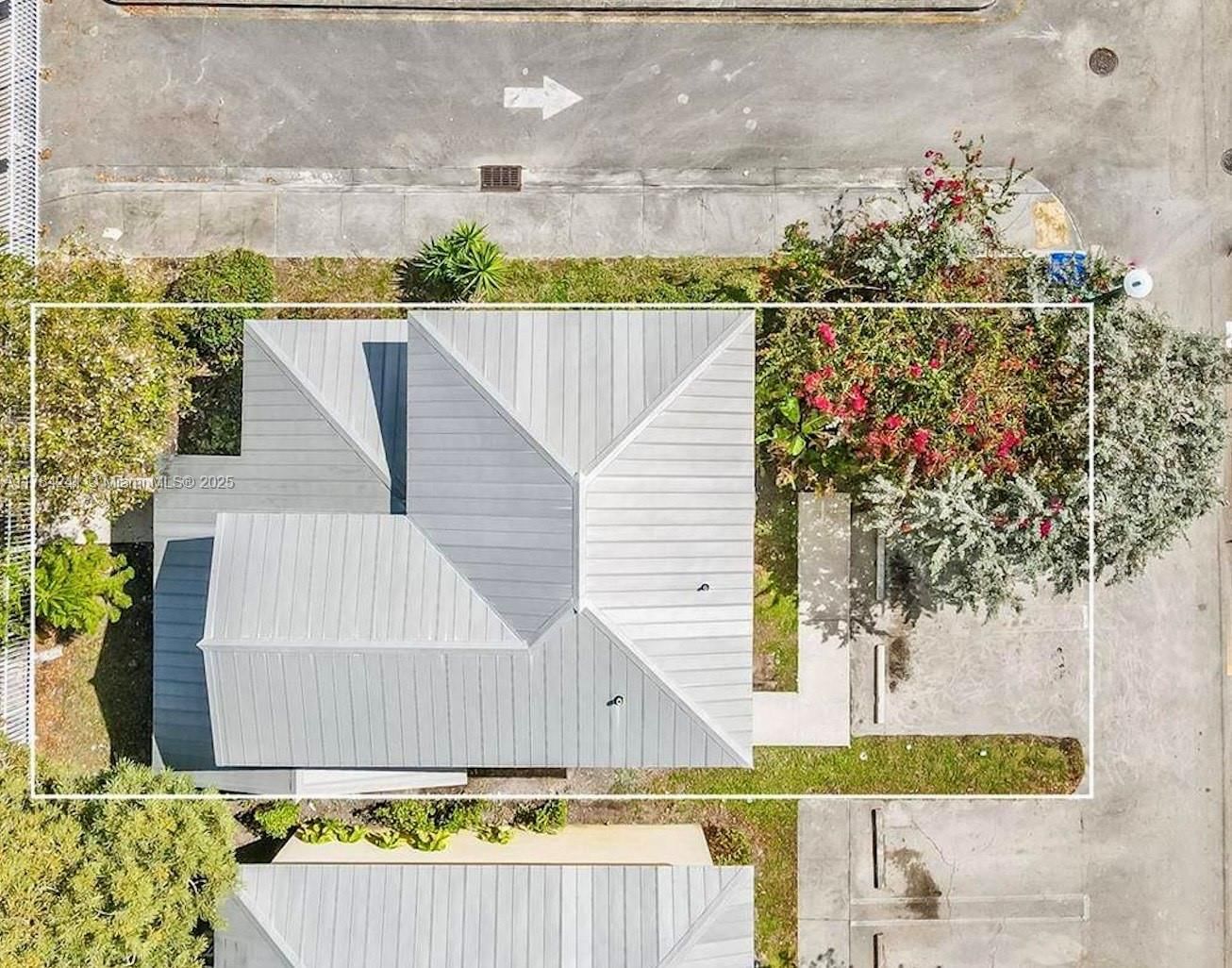 Real estate property located at 380 20th St # 8, Miami-dade, The Villas Of St Agnes Co, Miami, FL