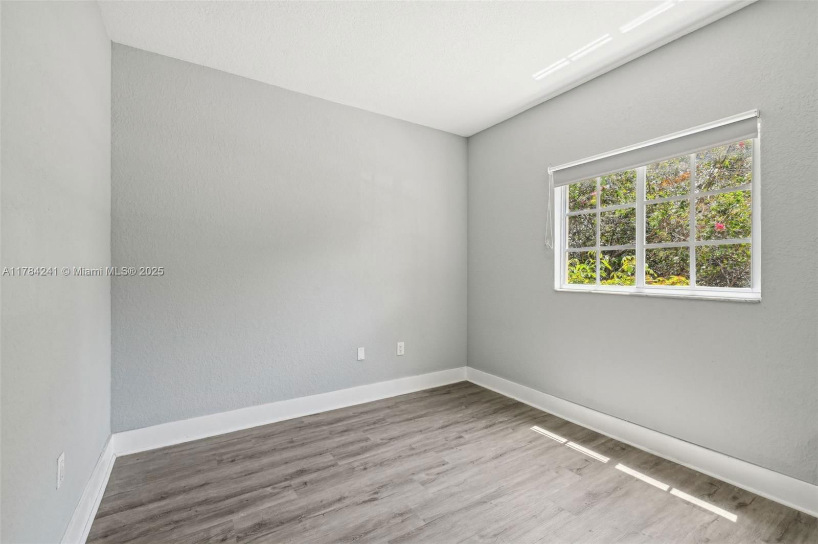 Real estate property located at 380 20th St # 8, Miami-dade, The Villas Of St Agnes Co, Miami, FL
