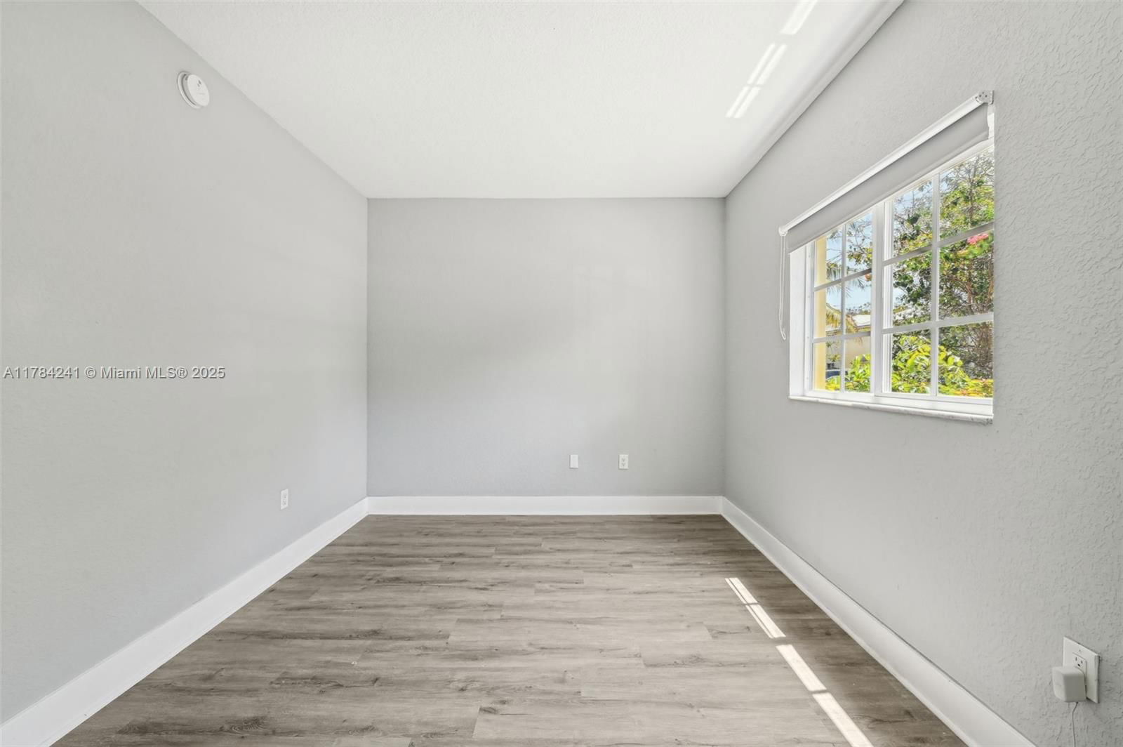Real estate property located at 380 20th St # 8, Miami-dade, The Villas Of St Agnes Co, Miami, FL