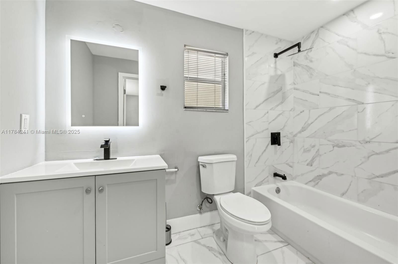 Real estate property located at 380 20th St # 8, Miami-dade, The Villas Of St Agnes Co, Miami, FL