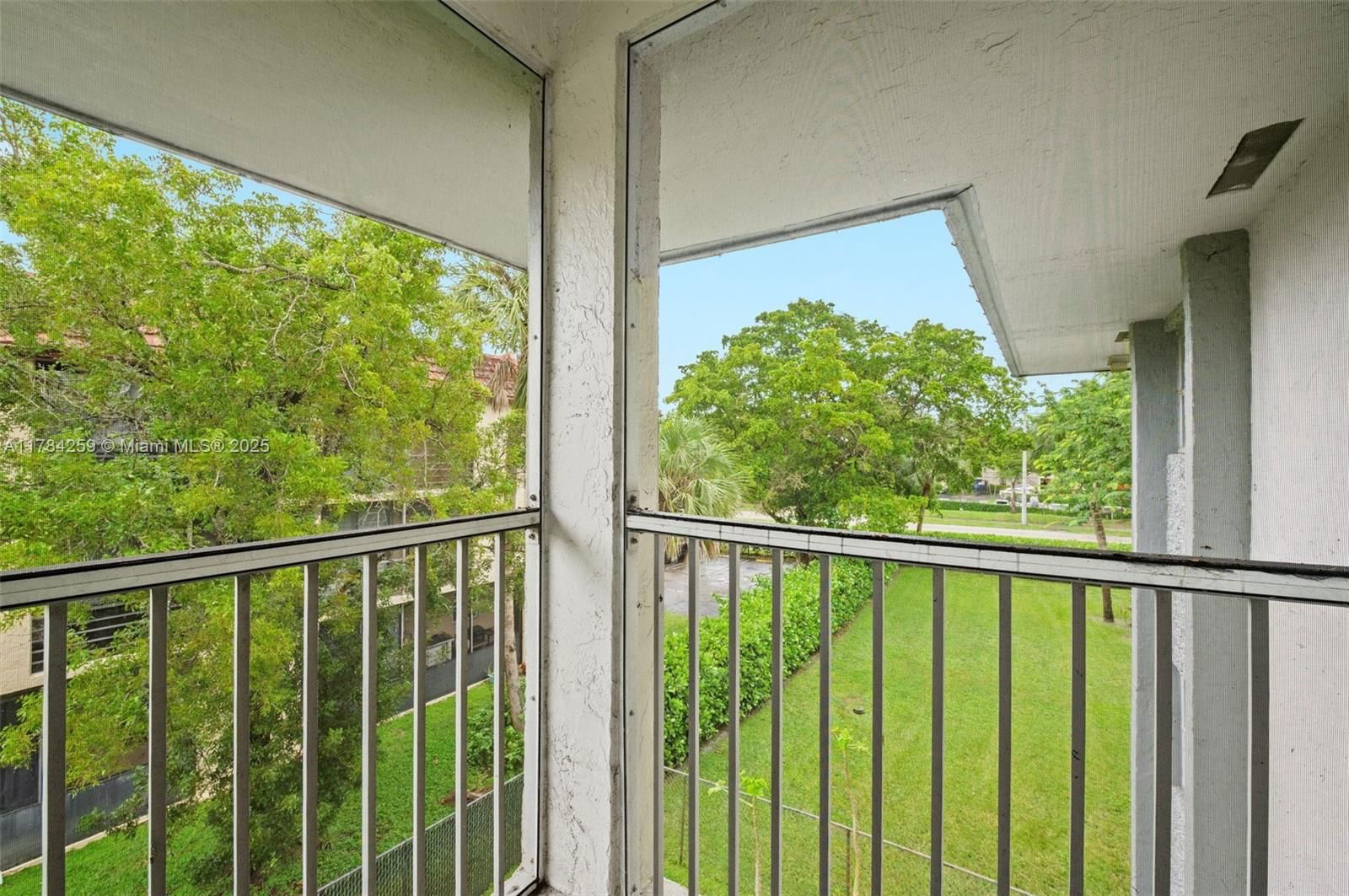 Real estate property located at 3000 Riverside Dr #309-1, Broward, Foxwood Hollow At Coral S, Coral Springs, FL
