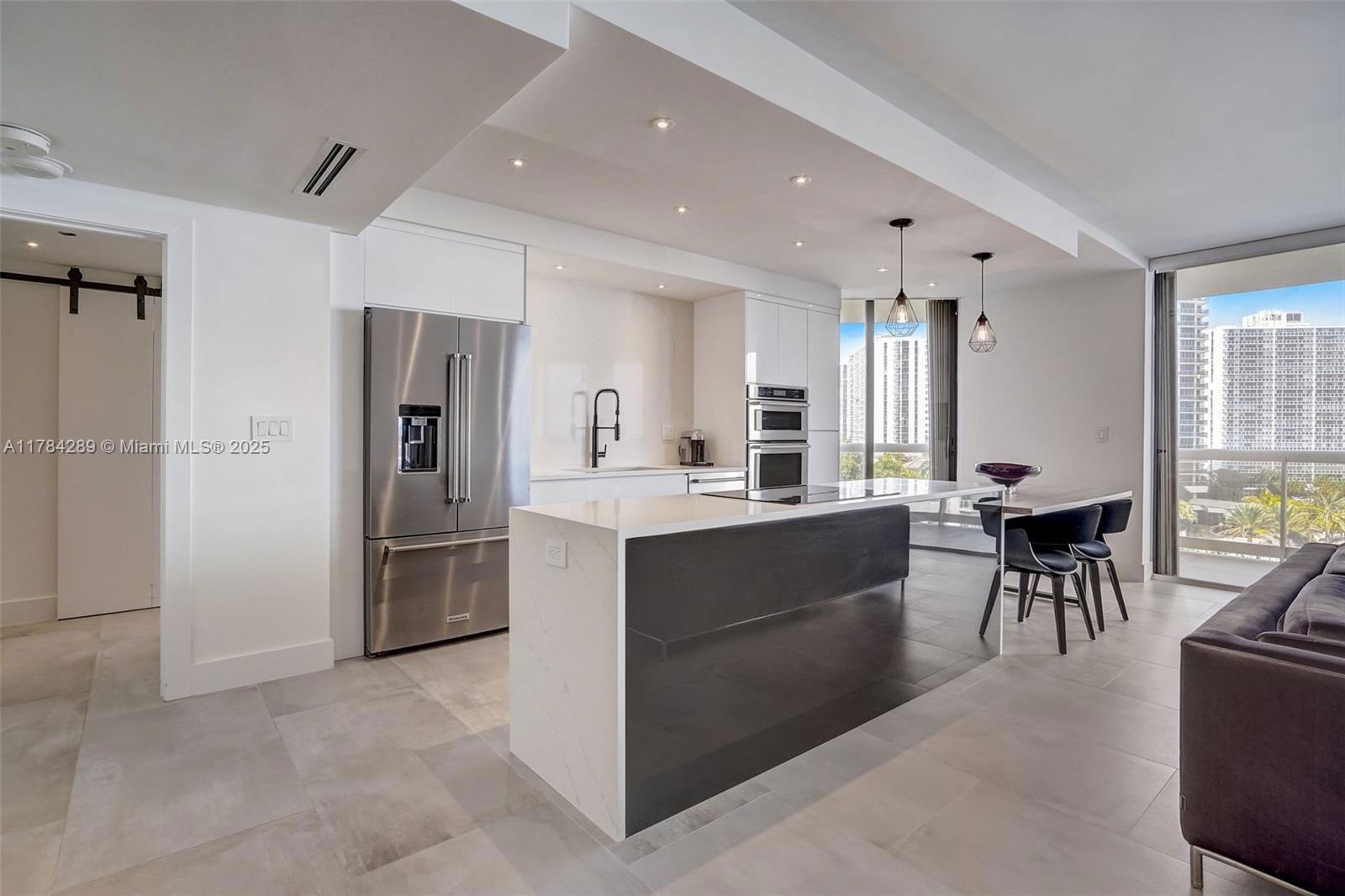 Real estate property located at 20191 Country Club Dr #802, Miami-dade, Terraces North Turnberry, Aventura, FL