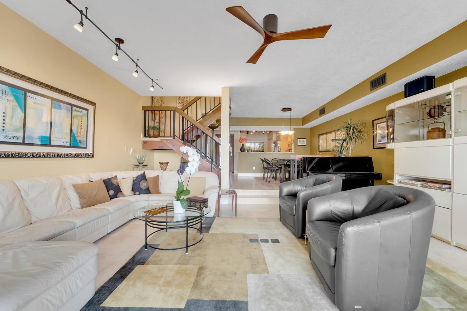 Real estate property located at 5059 71st Pl, Miami-dade, Lakeridge, Miami, FL