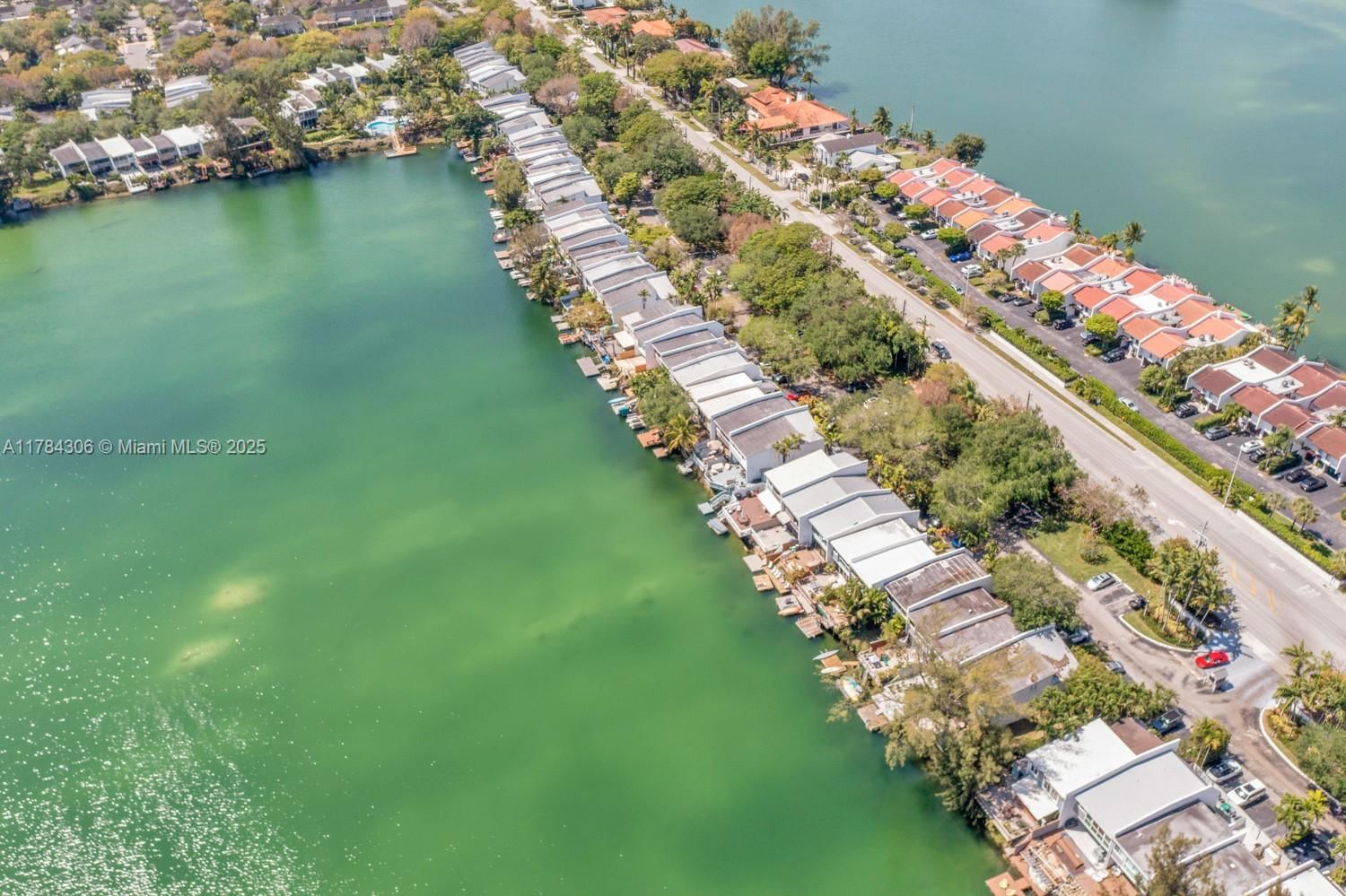 Real estate property located at 5059 71st Pl, Miami-dade, Lakeridge, Miami, FL