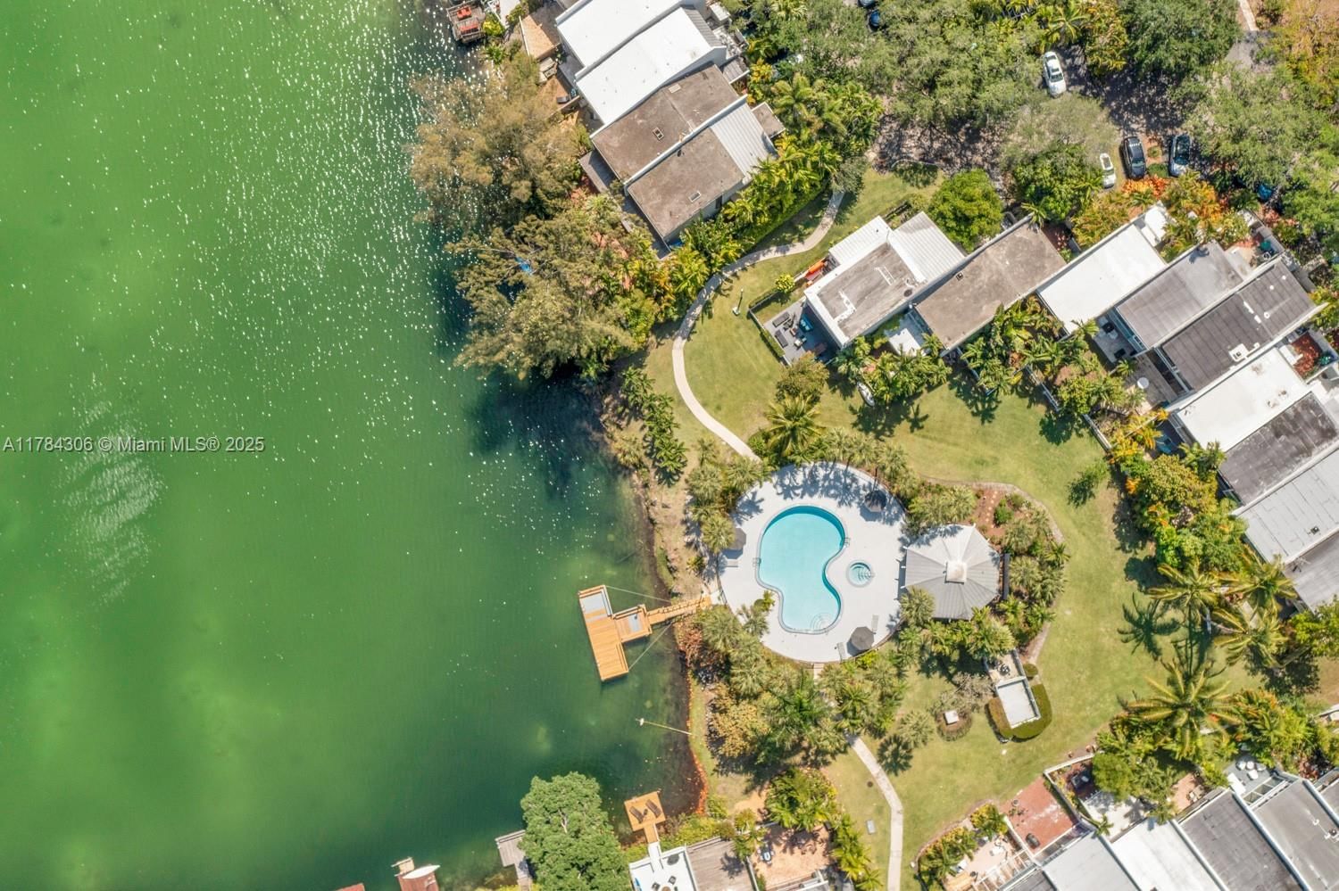 Real estate property located at 5059 71st Pl, Miami-dade, Lakeridge, Miami, FL