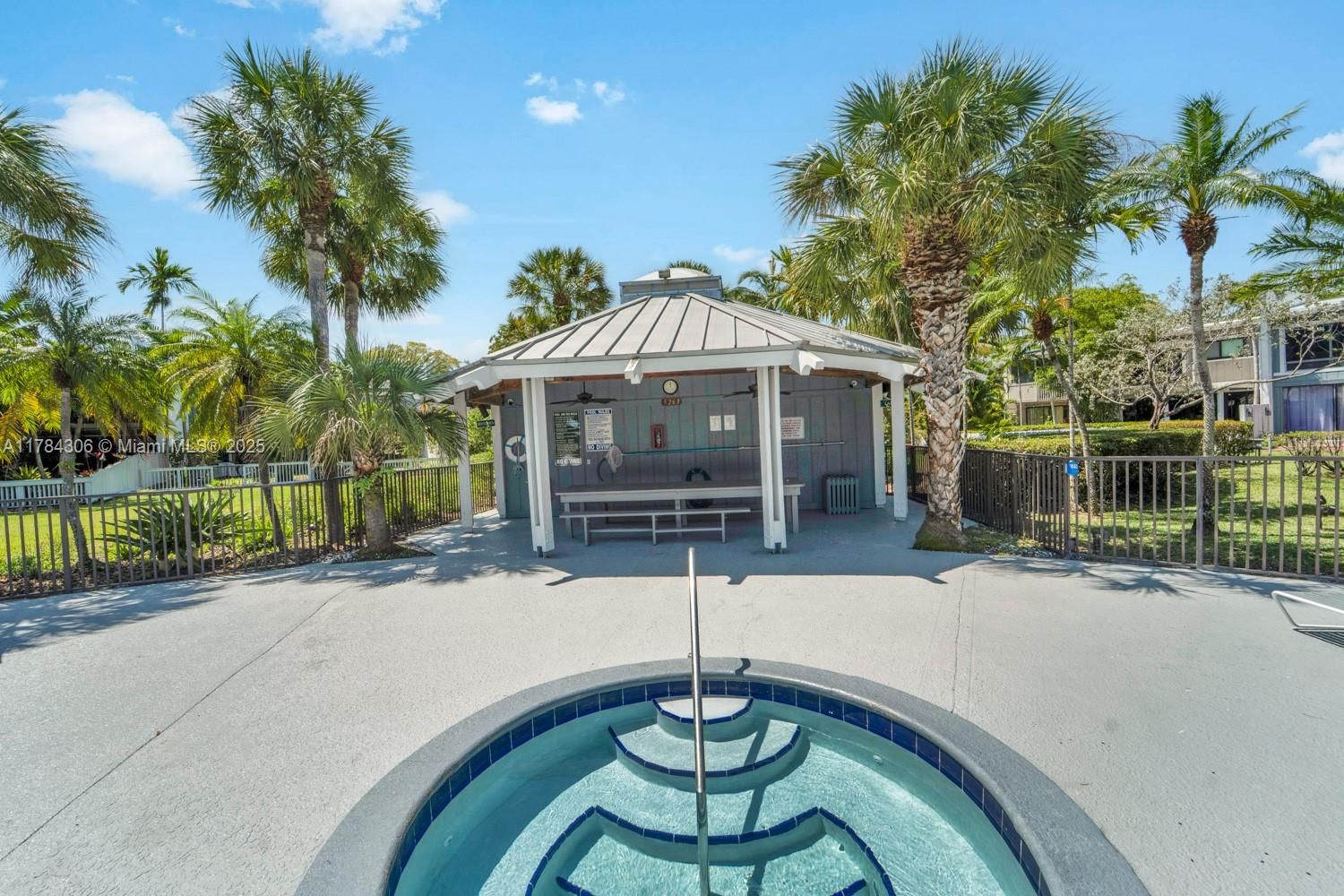 Real estate property located at 5059 71st Pl, Miami-dade, Lakeridge, Miami, FL