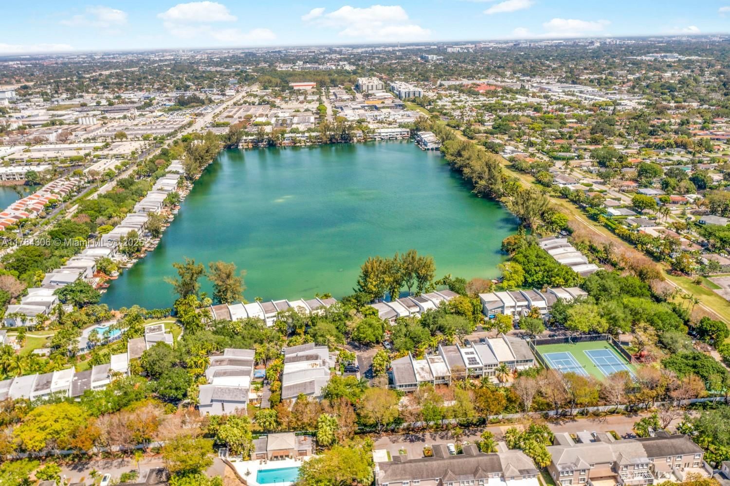 Real estate property located at 5059 71st Pl, Miami-dade, Lakeridge, Miami, FL