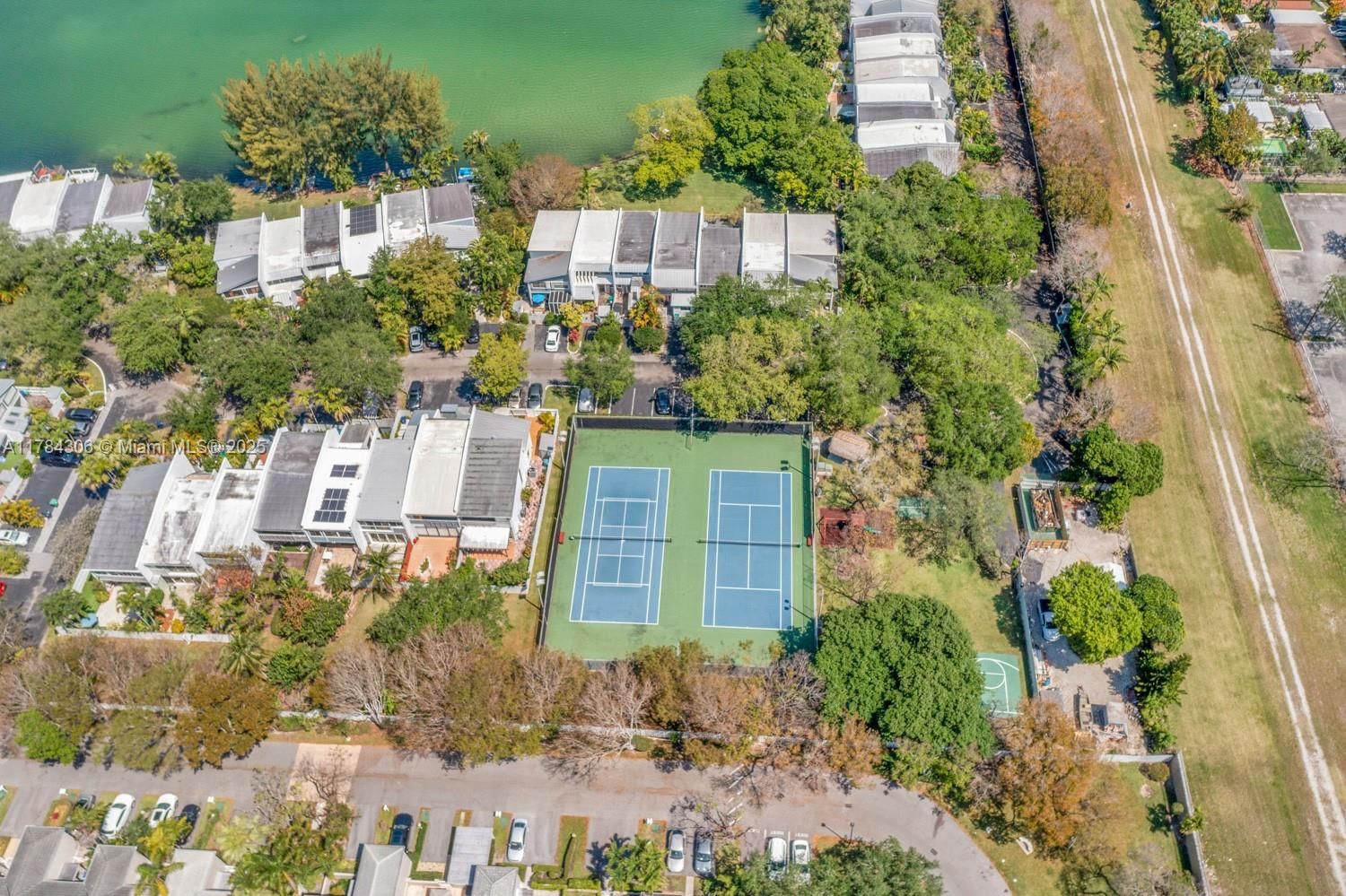 Real estate property located at 5059 71st Pl, Miami-dade, Lakeridge, Miami, FL