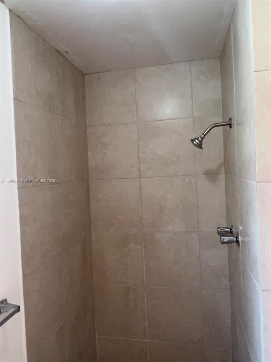 Real estate property located at 5955 25th Ct #208, Broward, Sunrise Towne Preferred 4, Sunrise, FL