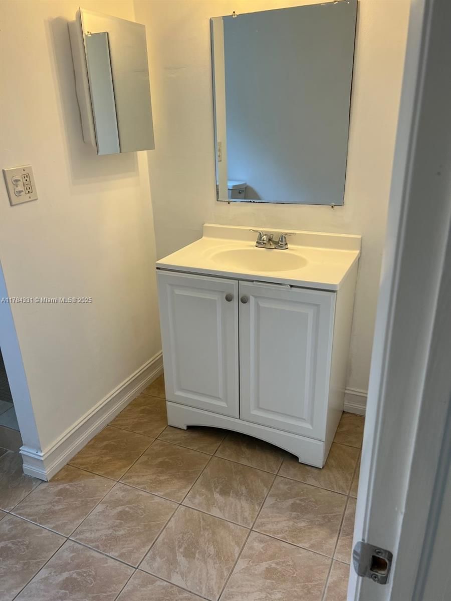 Real estate property located at 5955 25th Ct #208, Broward, Sunrise Towne Preferred 4, Sunrise, FL