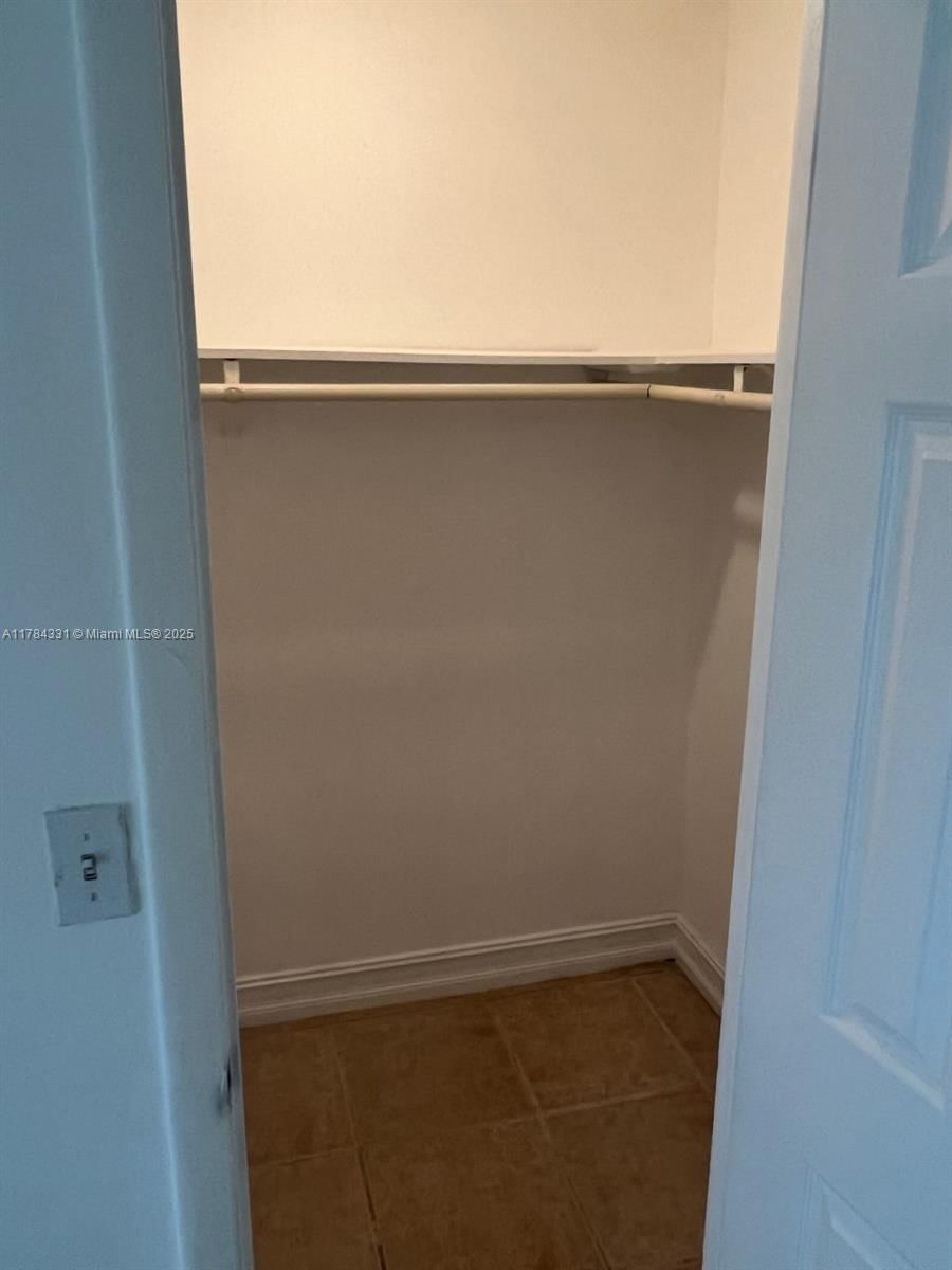 Real estate property located at 5955 25th Ct #208, Broward, Sunrise Towne Preferred 4, Sunrise, FL