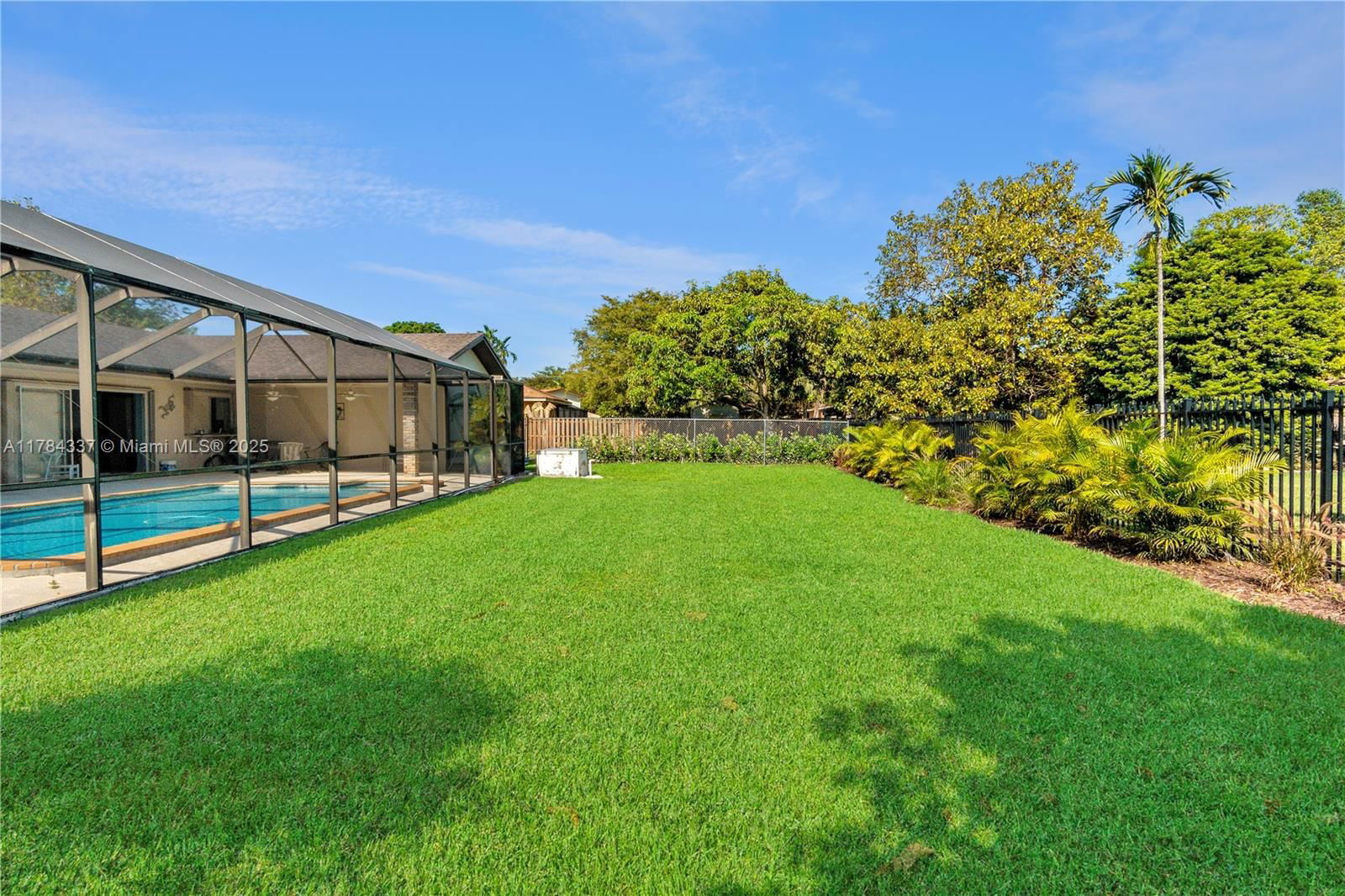 Real estate property located at 8941 176th St, Miami-dade, Pinewood Estates Second A, Palmetto Bay, FL