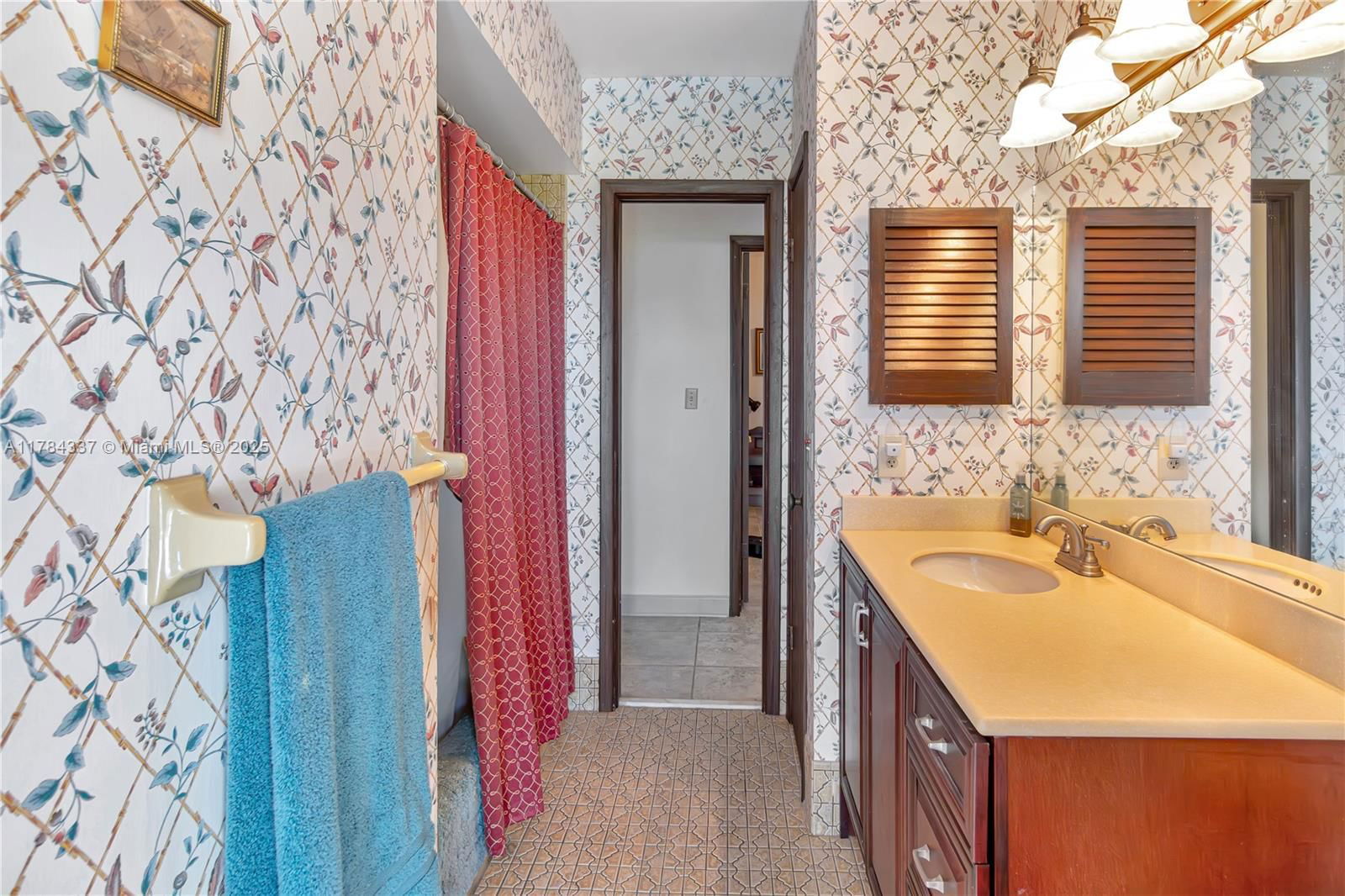 Real estate property located at 8941 176th St, Miami-dade, Pinewood Estates Second A, Palmetto Bay, FL
