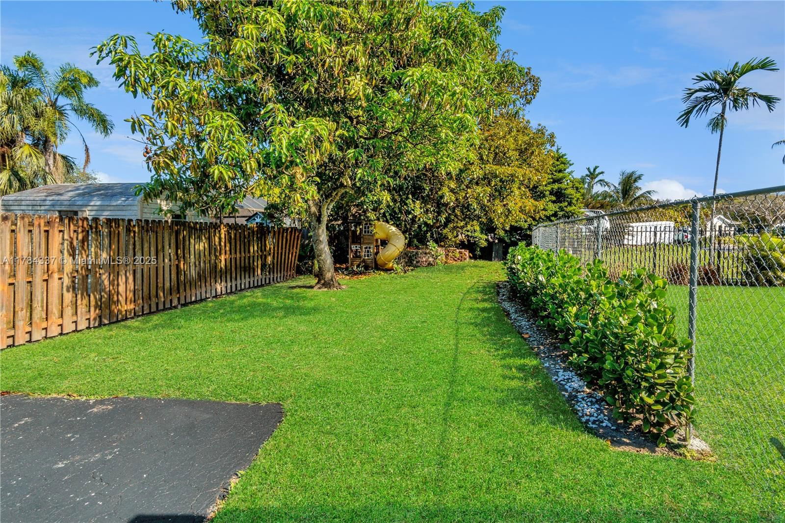 Real estate property located at 8941 176th St, Miami-dade, Pinewood Estates Second A, Palmetto Bay, FL