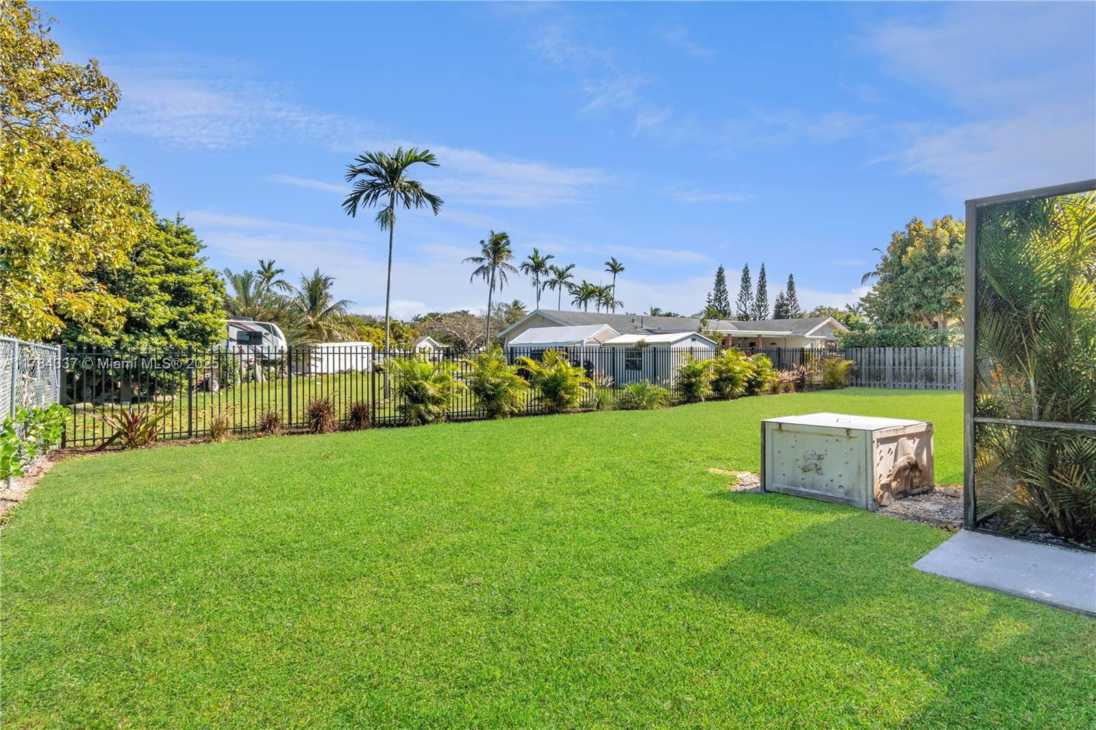 Real estate property located at 8941 176th St, Miami-dade, Pinewood Estates Second A, Palmetto Bay, FL