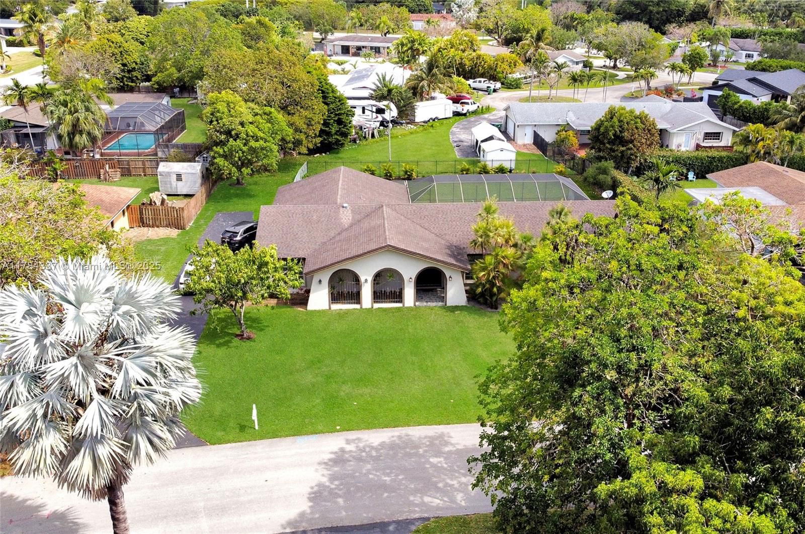 Real estate property located at 8941 176th St, Miami-dade, Pinewood Estates Second A, Palmetto Bay, FL