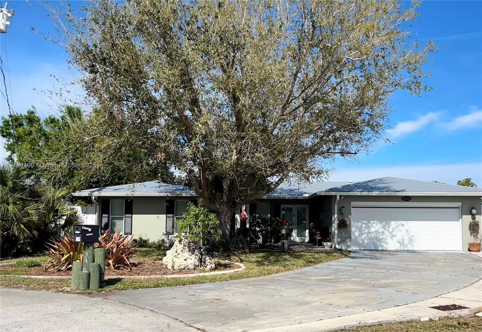 Real estate property located at 4348 Atlantic Cir, Lee, Waterway States, Fort Myers, FL