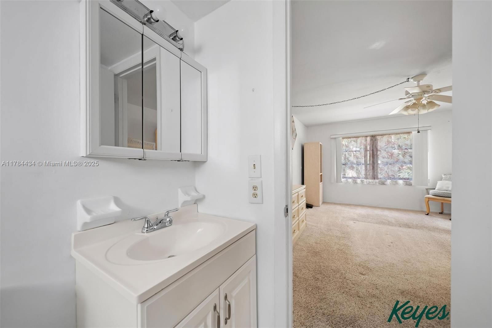 Real estate property located at 2113 Canal B2, Manatee, The Fourth Bayshore, Bradenton, FL