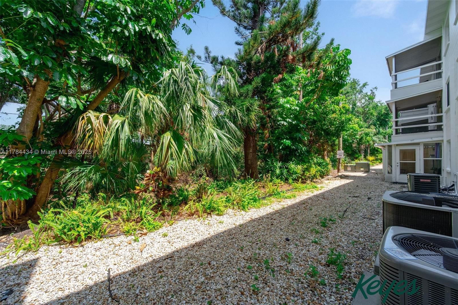 Real estate property located at 2113 Canal B2, Manatee, The Fourth Bayshore, Bradenton, FL