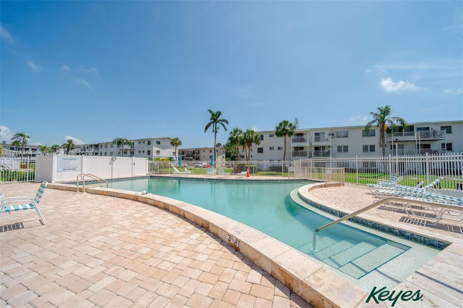 Real estate property located at 2113 Canal B2, Manatee, The Fourth Bayshore, Bradenton, FL