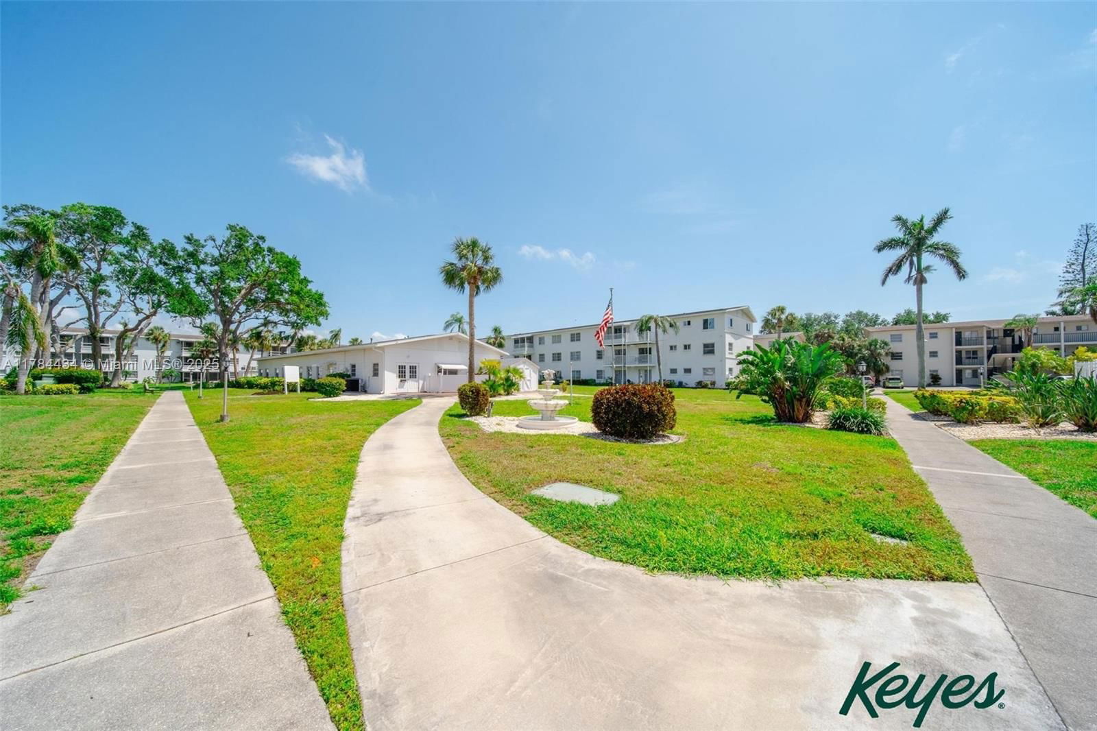 Real estate property located at 2113 Canal B2, Manatee, The Fourth Bayshore, Bradenton, FL