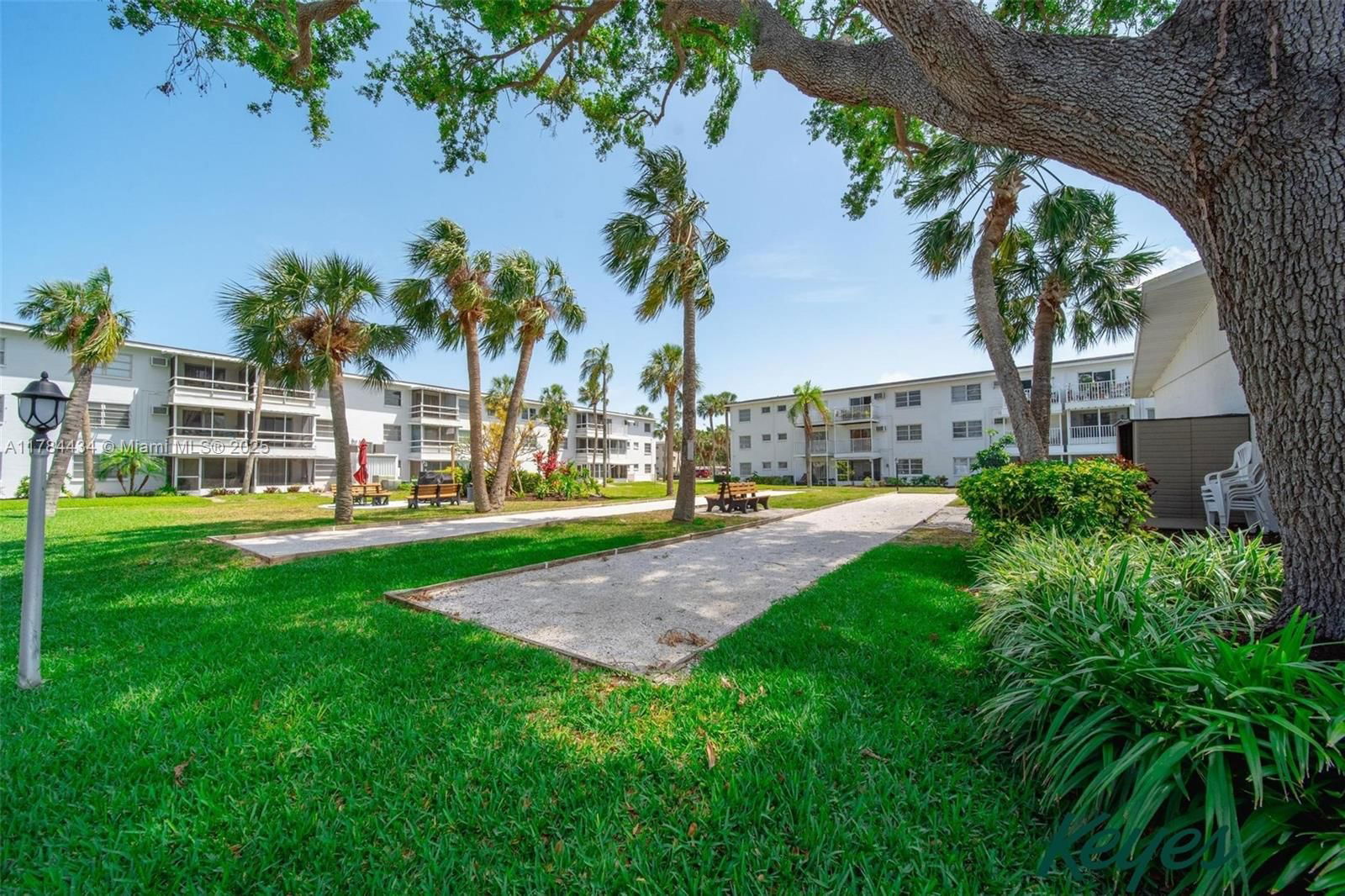 Real estate property located at 2113 Canal B2, Manatee, The Fourth Bayshore, Bradenton, FL