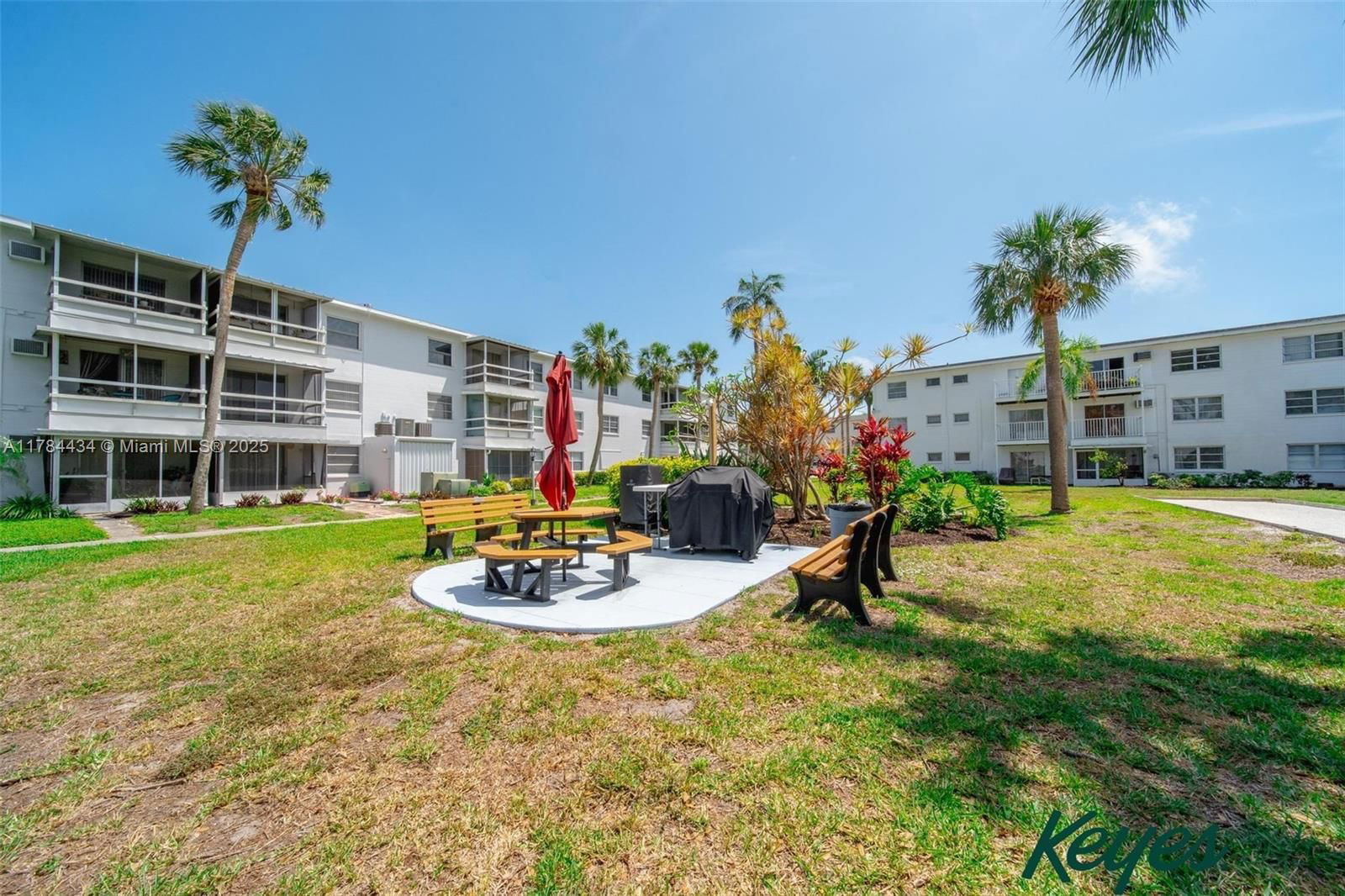 Real estate property located at 2113 Canal B2, Manatee, The Fourth Bayshore, Bradenton, FL