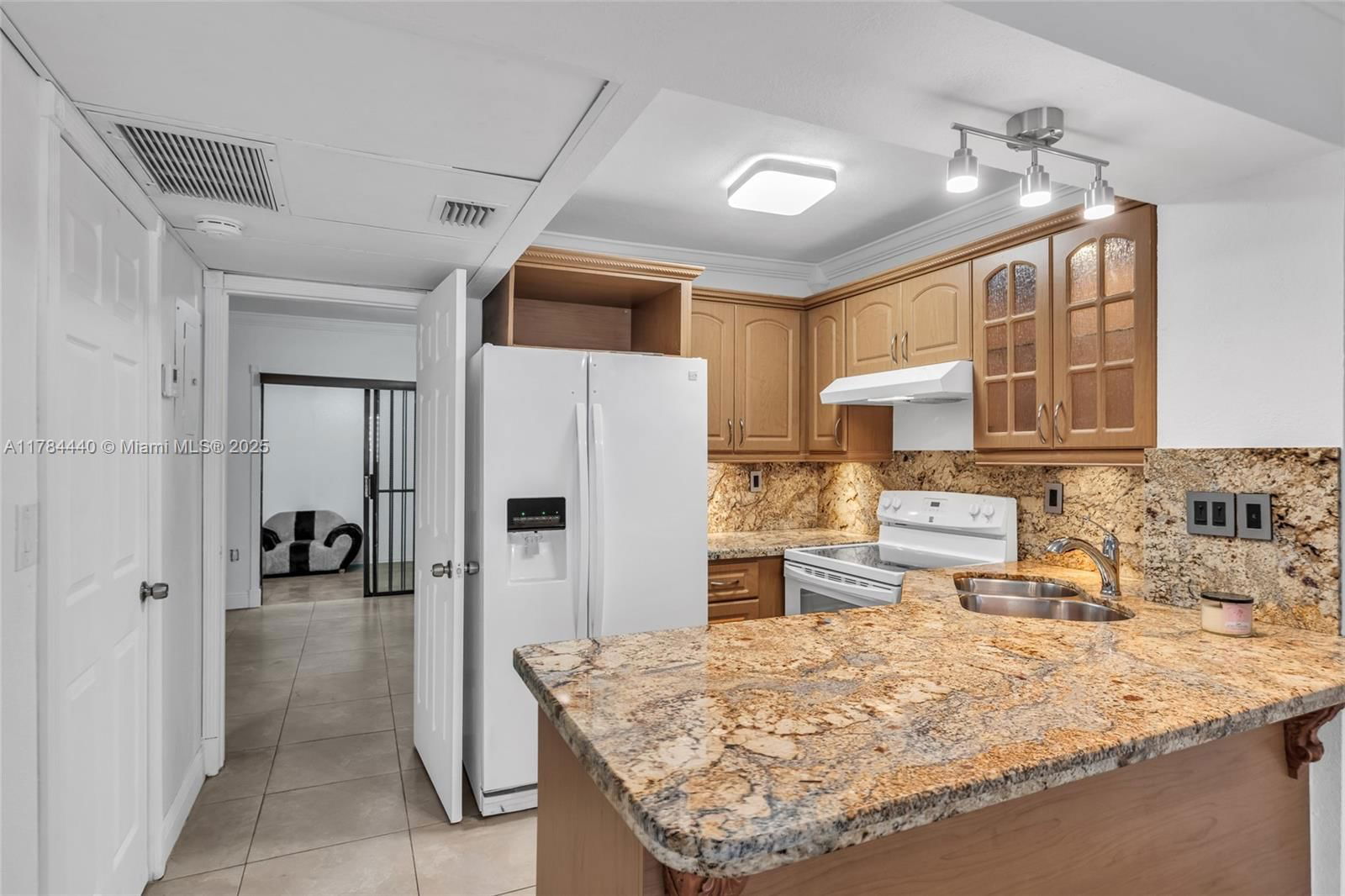 Real estate property located at 2170 60th St #16108, Miami-dade, Hialeah Club Villas Condo, Hialeah, FL