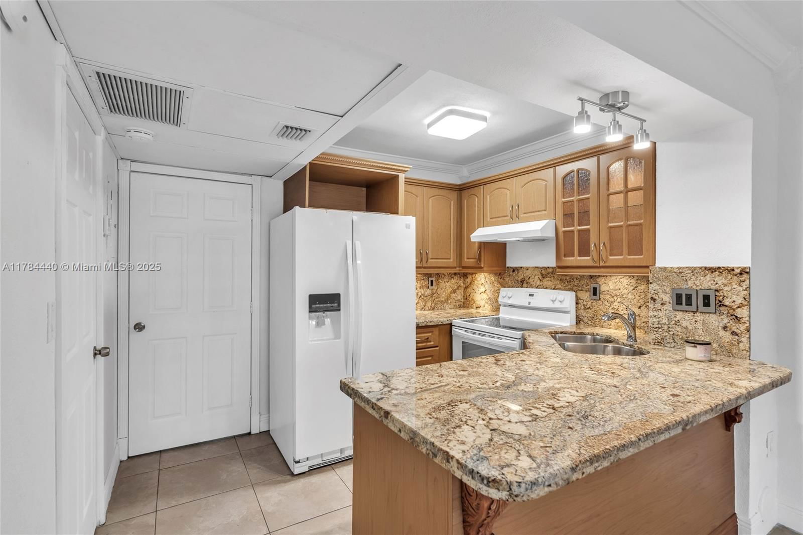 Real estate property located at 2170 60th St #16108, Miami-dade, Hialeah Club Villas Condo, Hialeah, FL