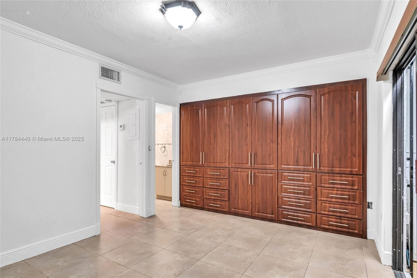 Real estate property located at 2170 60th St #16108, Miami-dade, Hialeah Club Villas Condo, Hialeah, FL