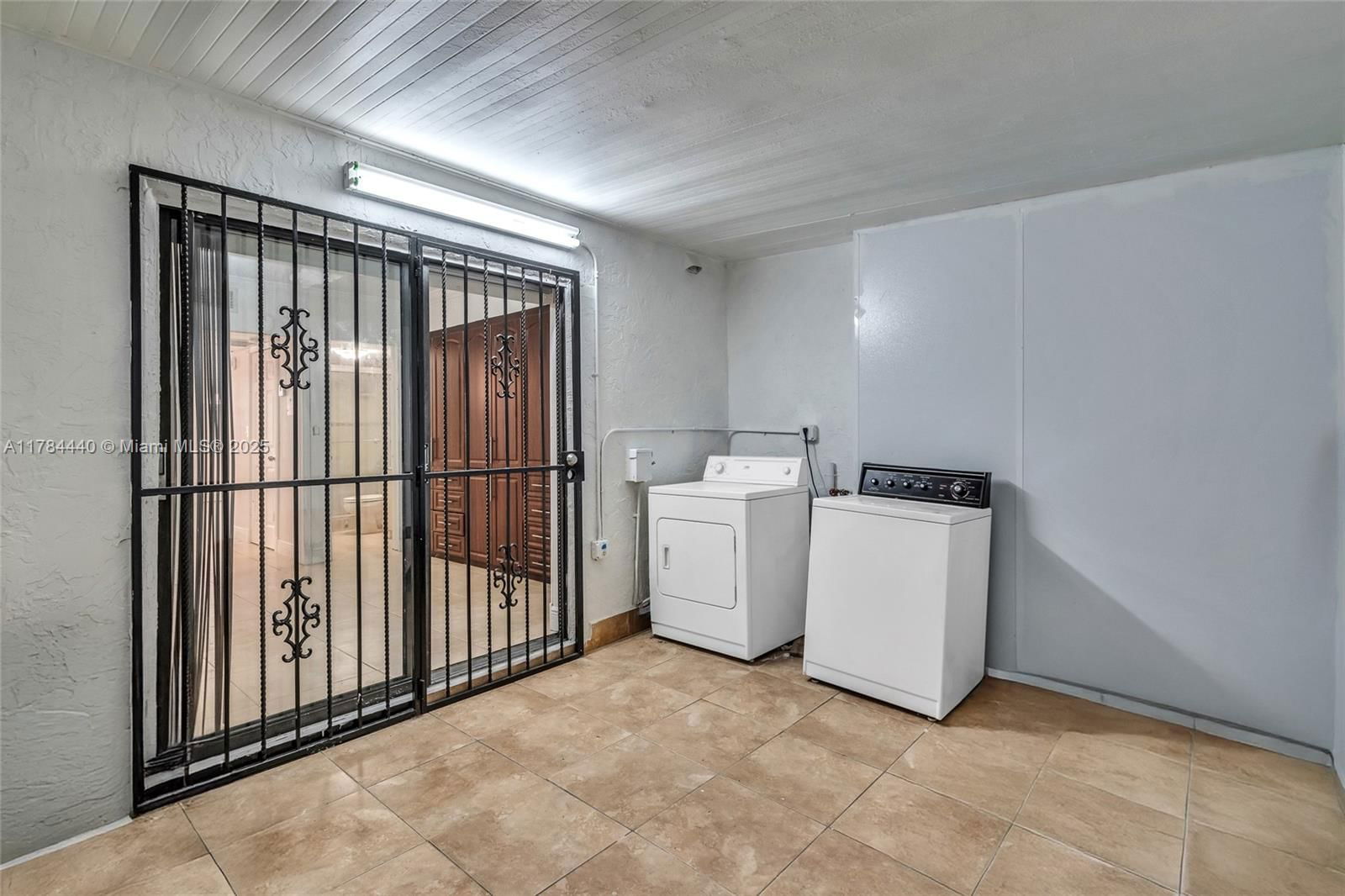 Real estate property located at 2170 60th St #16108, Miami-dade, Hialeah Club Villas Condo, Hialeah, FL