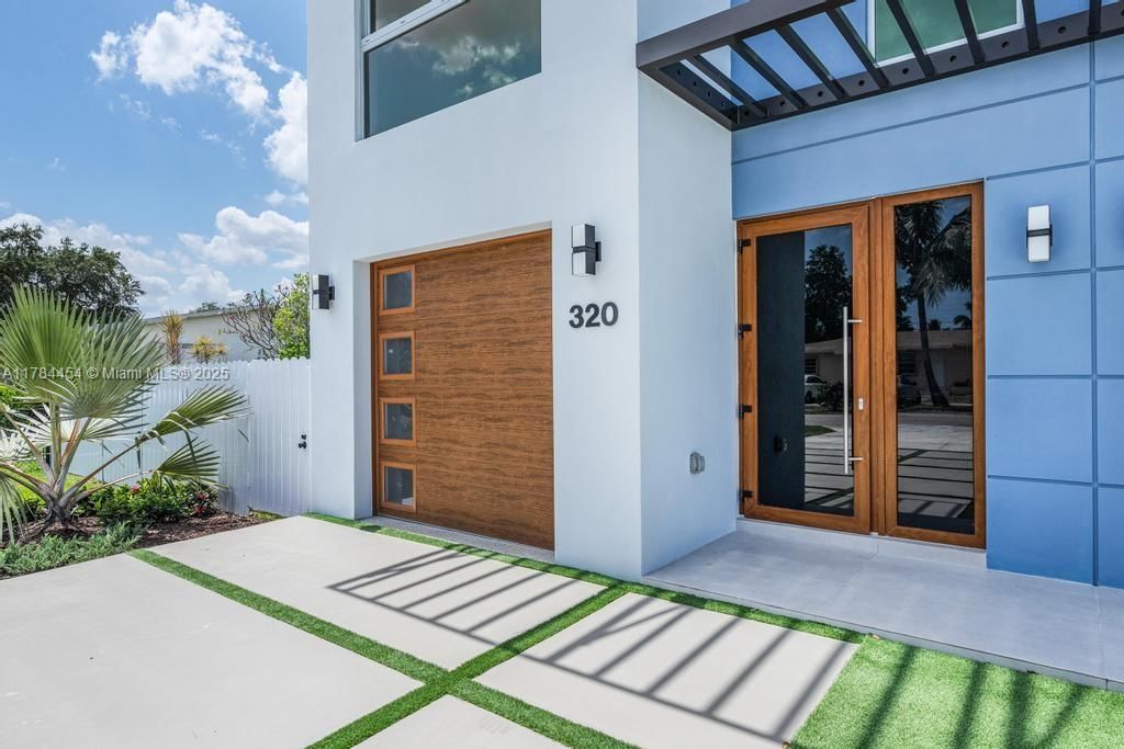 Real estate property located at 320 Florida Blvd, Miami-dade, Flagami Sec A, Miami, FL