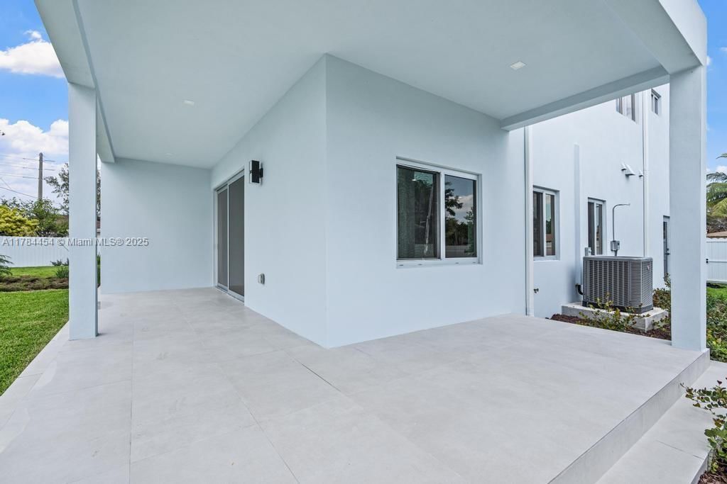 Real estate property located at 320 Florida Blvd, Miami-dade, Flagami Sec A, Miami, FL