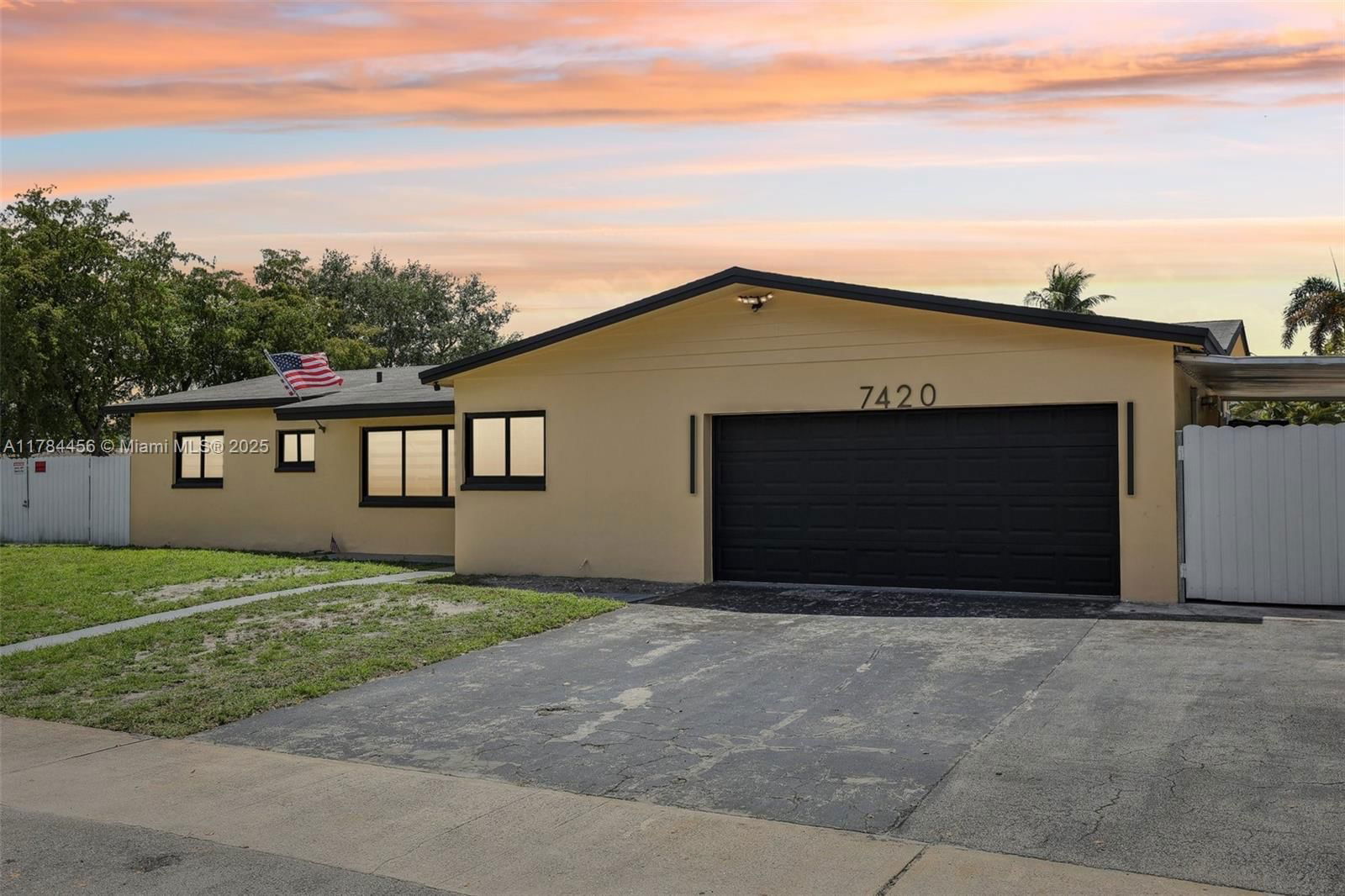 Real estate property located at 7420 Mckinley St, Broward, Boulevard Heights Section, Hollywood, FL